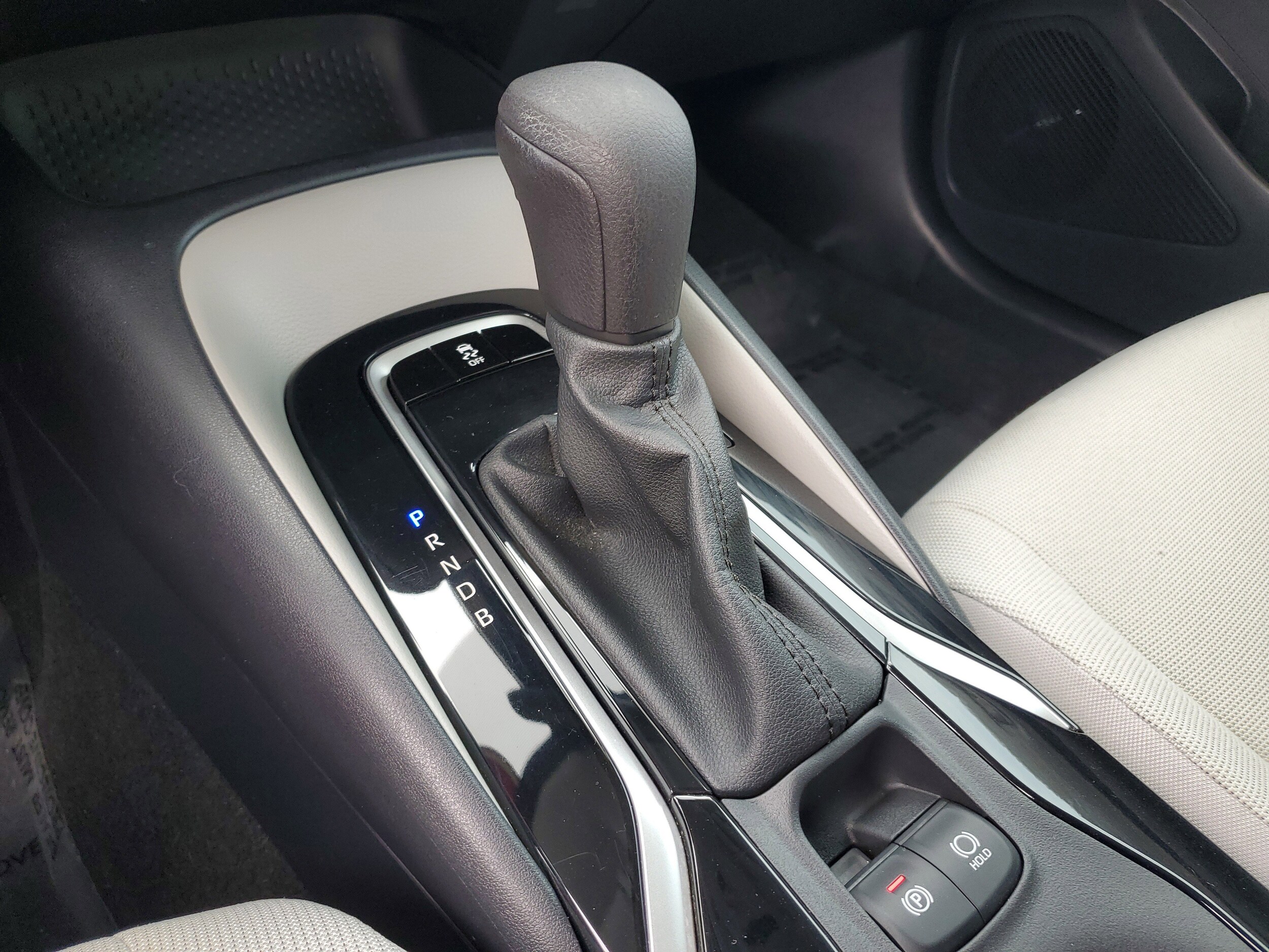 2022 Toyota Corolla LE - Photo 27