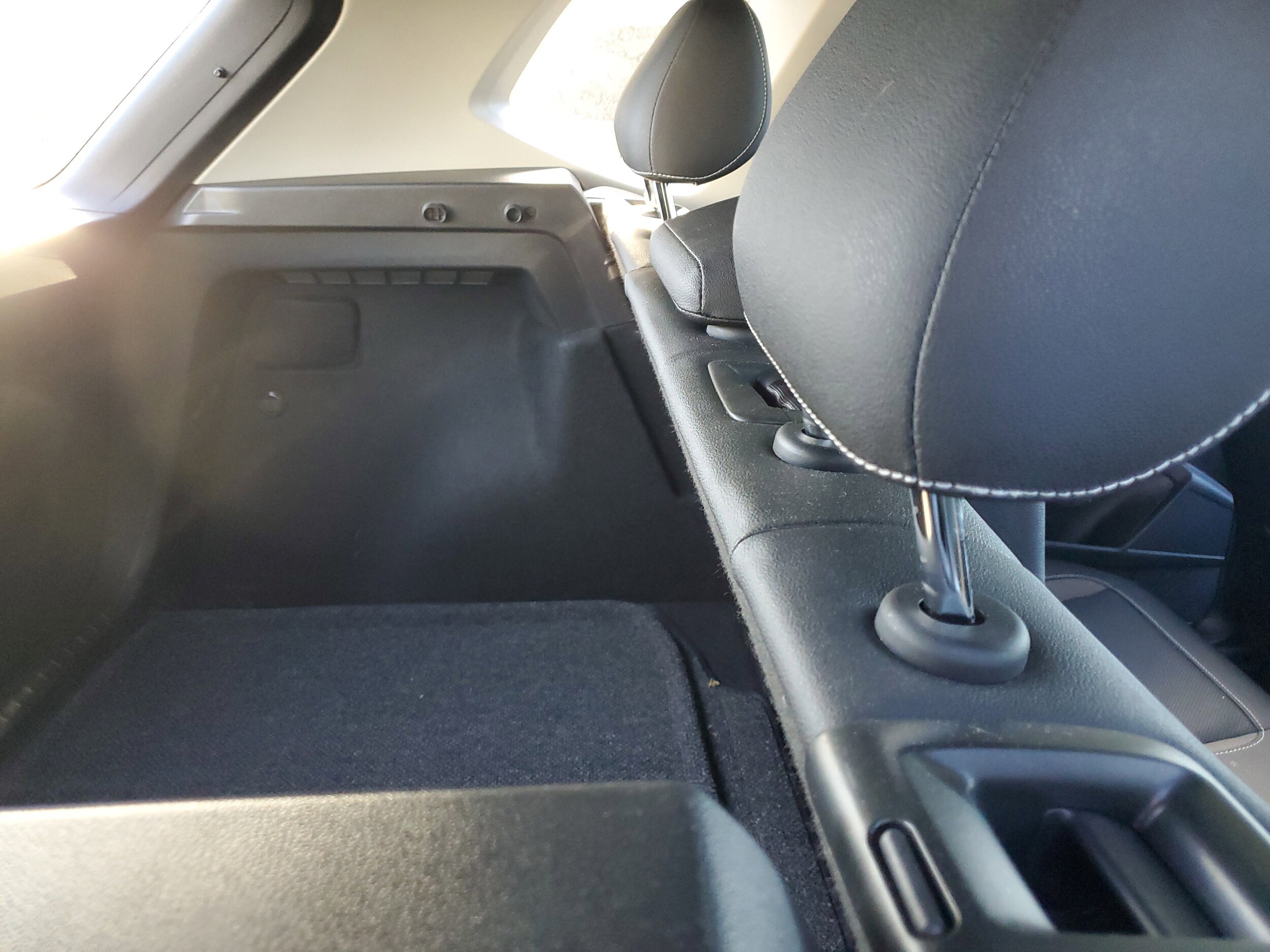 2024 Volkswagen Taos SEL photo 4