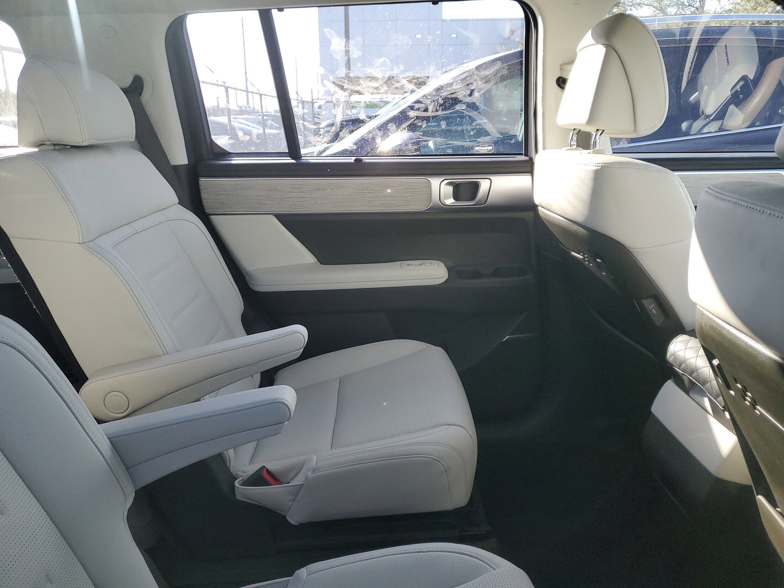 2025 Hyundai Santa Fe Calligraphy photo 2