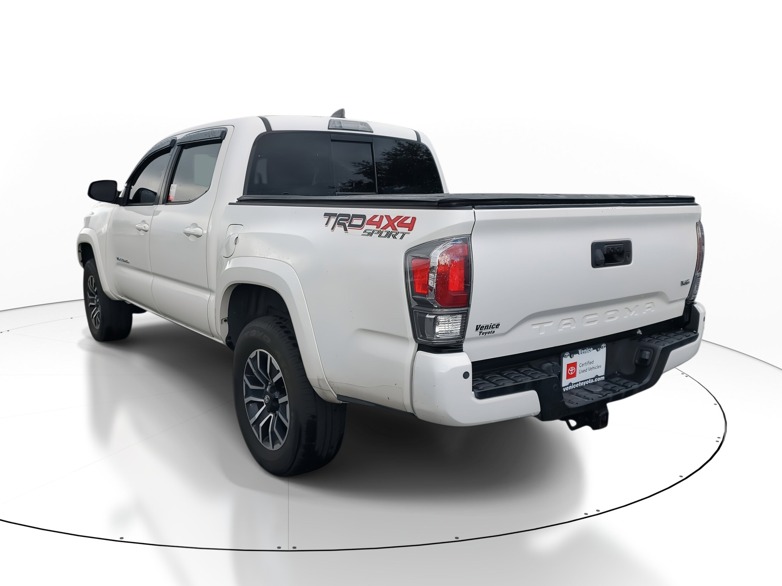 2023 Toyota Tacoma TRD Sport V6 photo 3