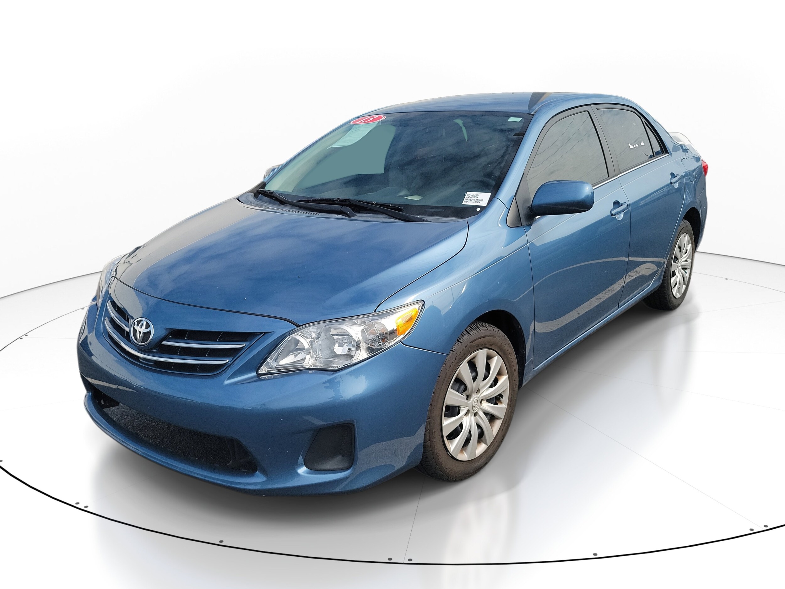 2013 Toyota Corolla LE photo 3