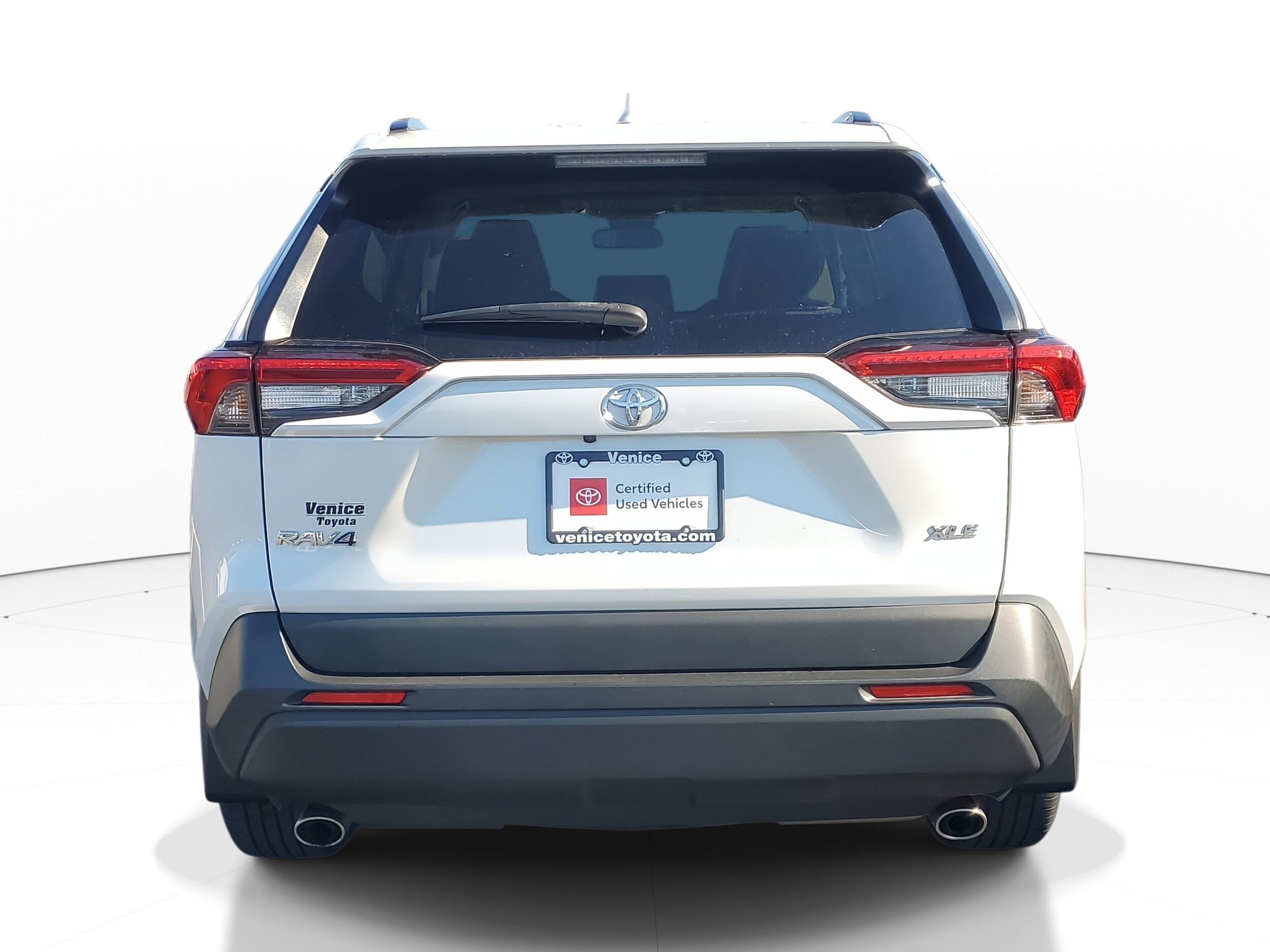 2024 Toyota RAV4 XLE Premium photo 3