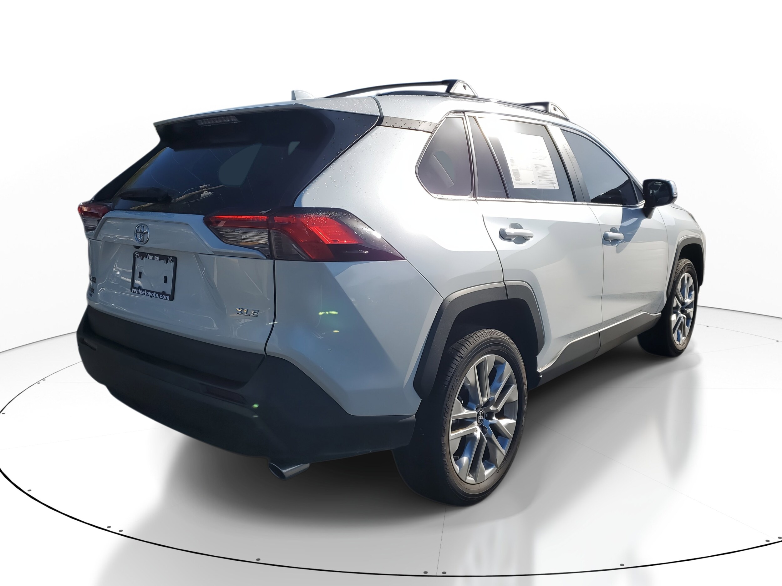 2024 Toyota RAV4 XLE Premium photo 4