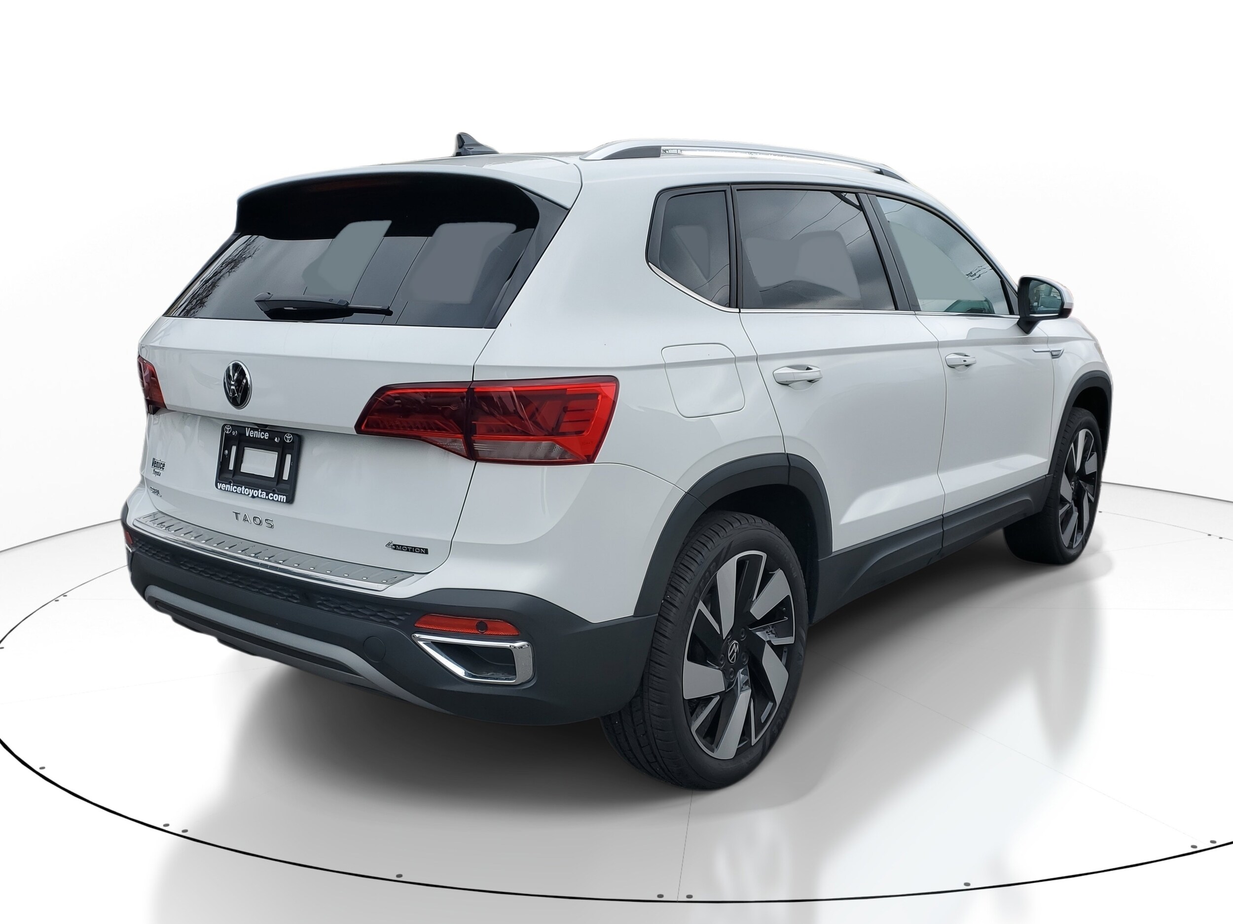 2024 Volkswagen Taos SEL photo 2