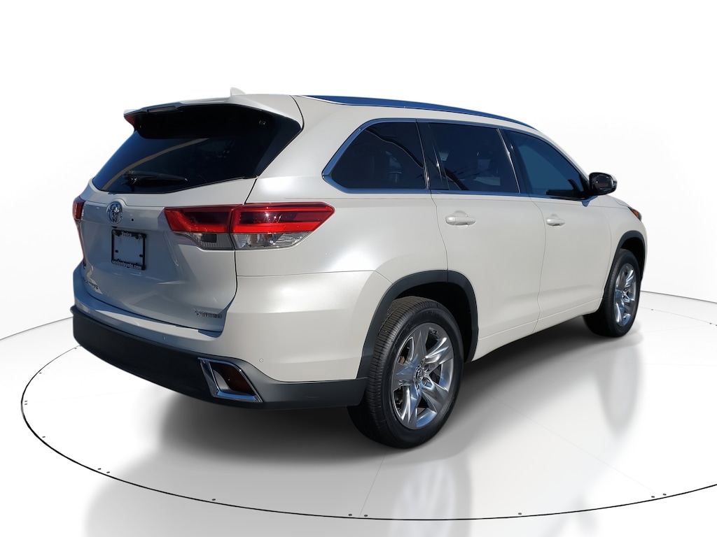 Used 2018 Toyota Highlander Limited V6 SUV