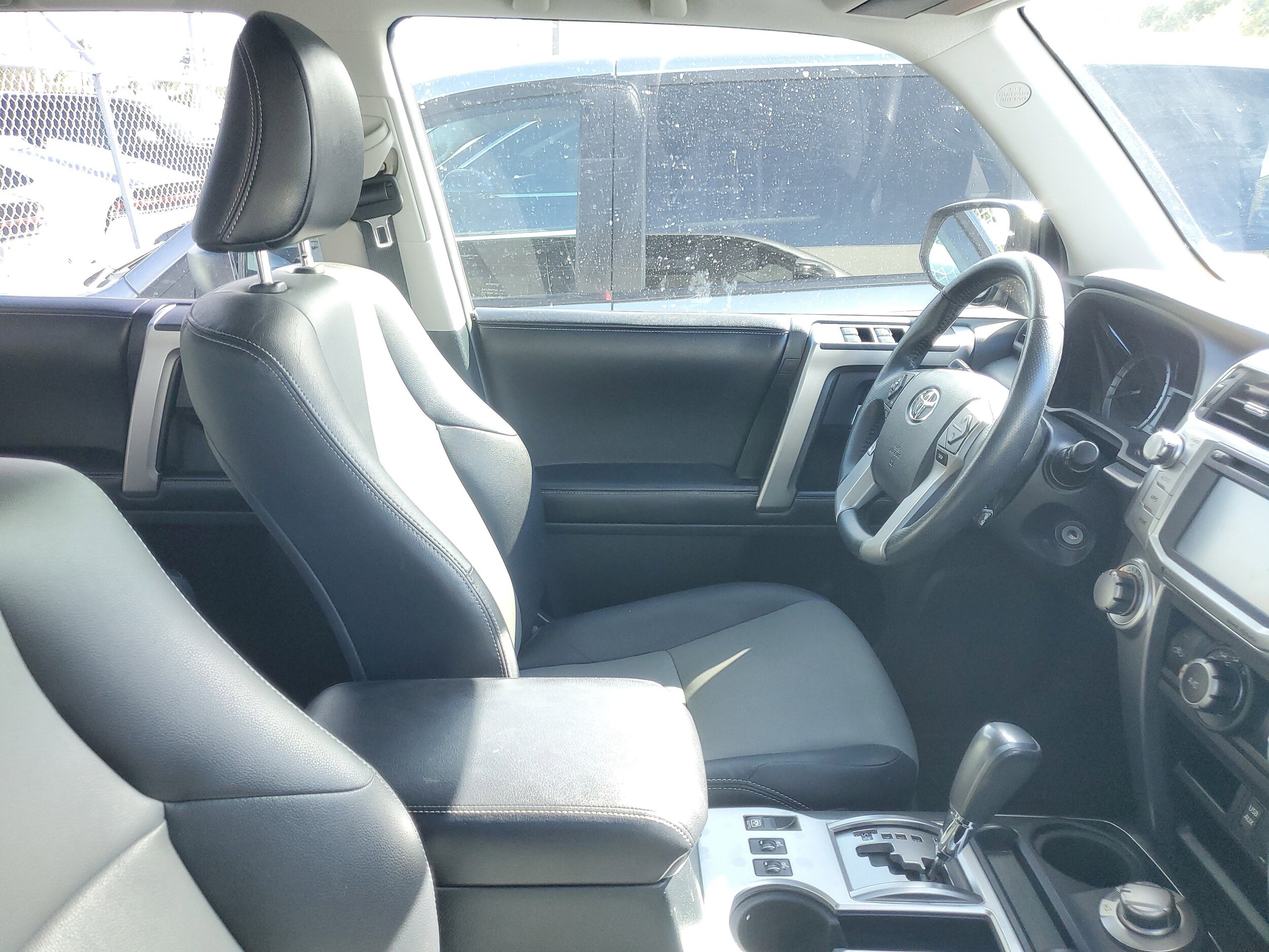 2017 Toyota 4Runner SR5 Premium photo 2