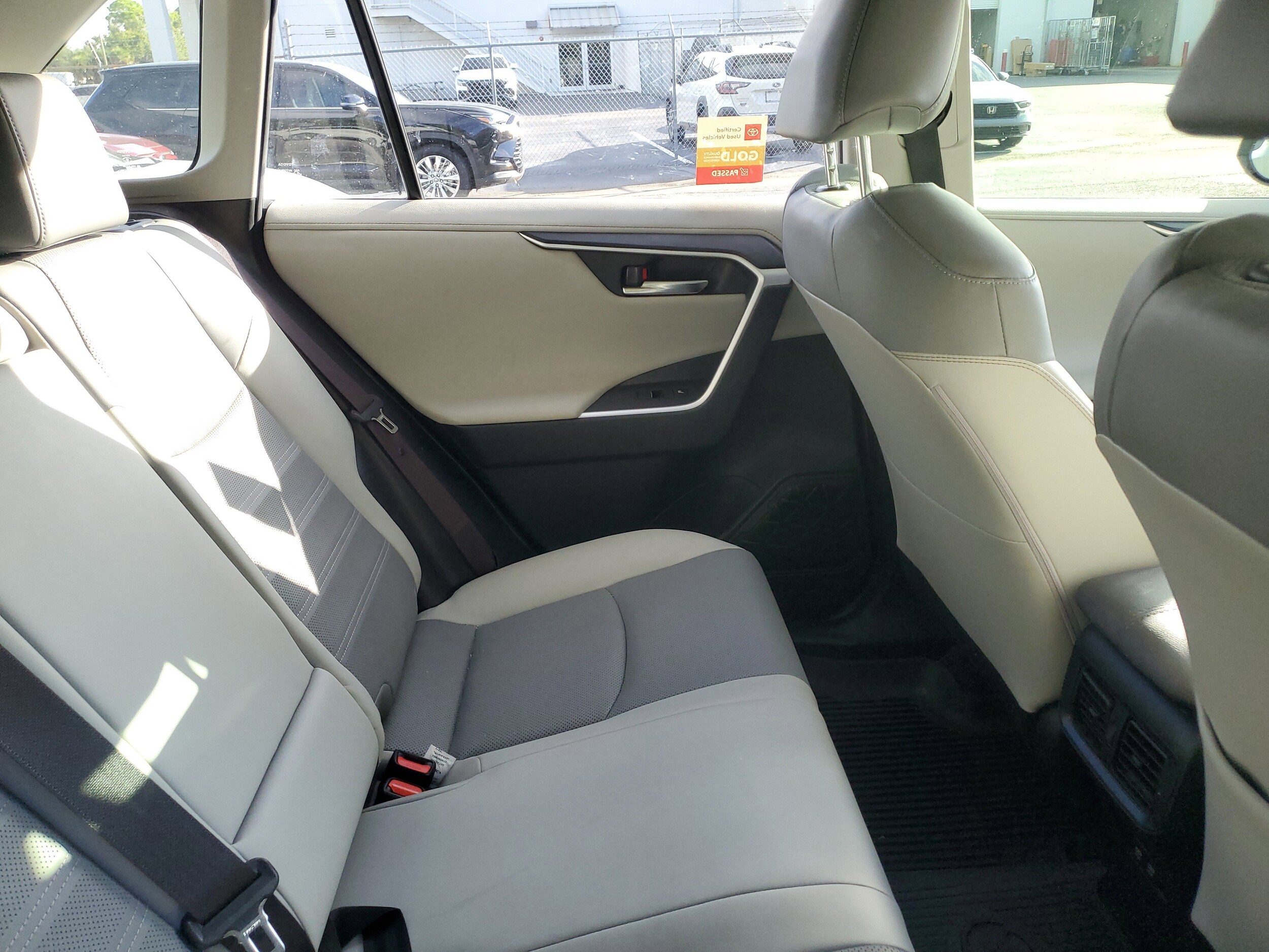 2019 Toyota RAV4 Limited photo 2
