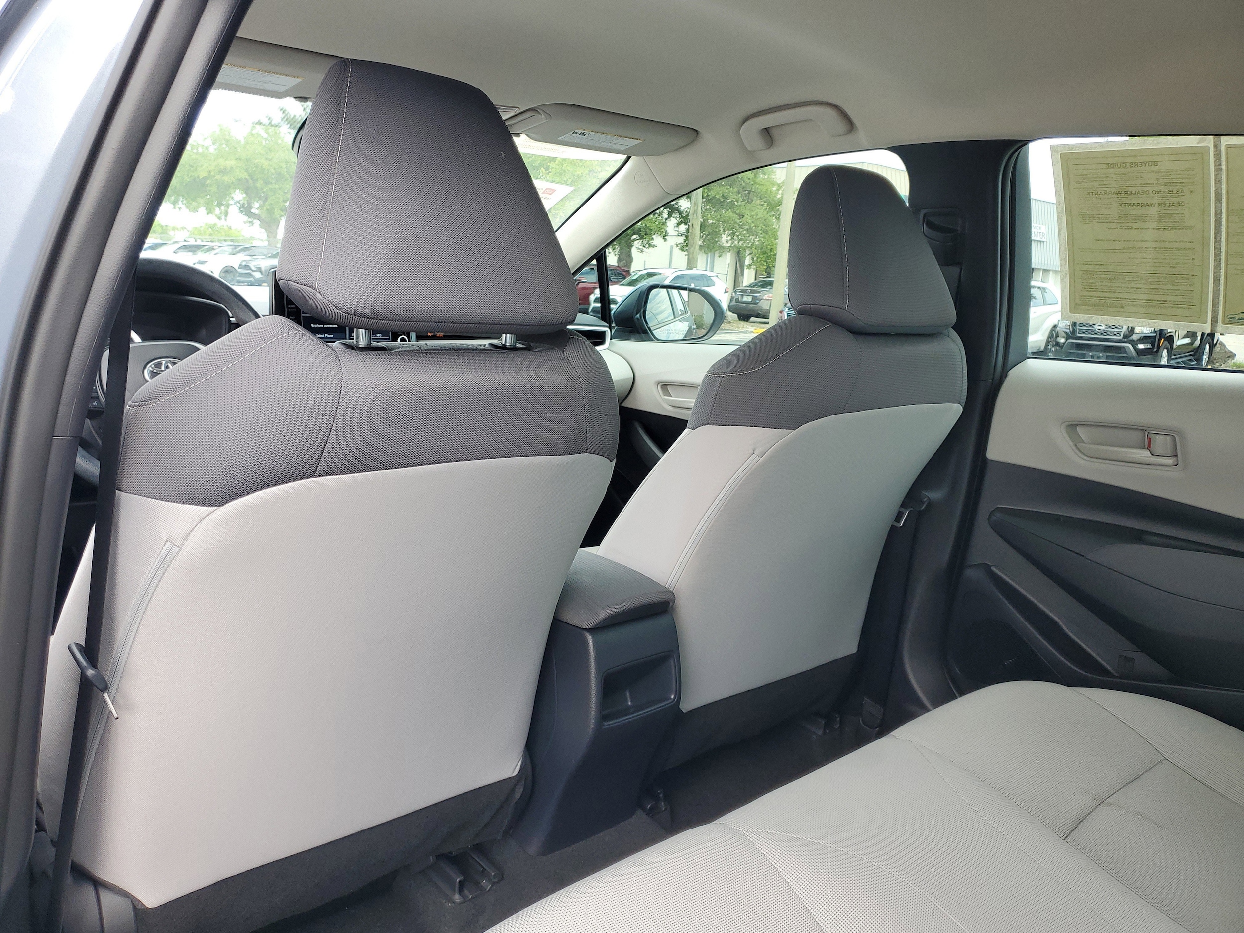 2022 Toyota Corolla LE - Photo 10