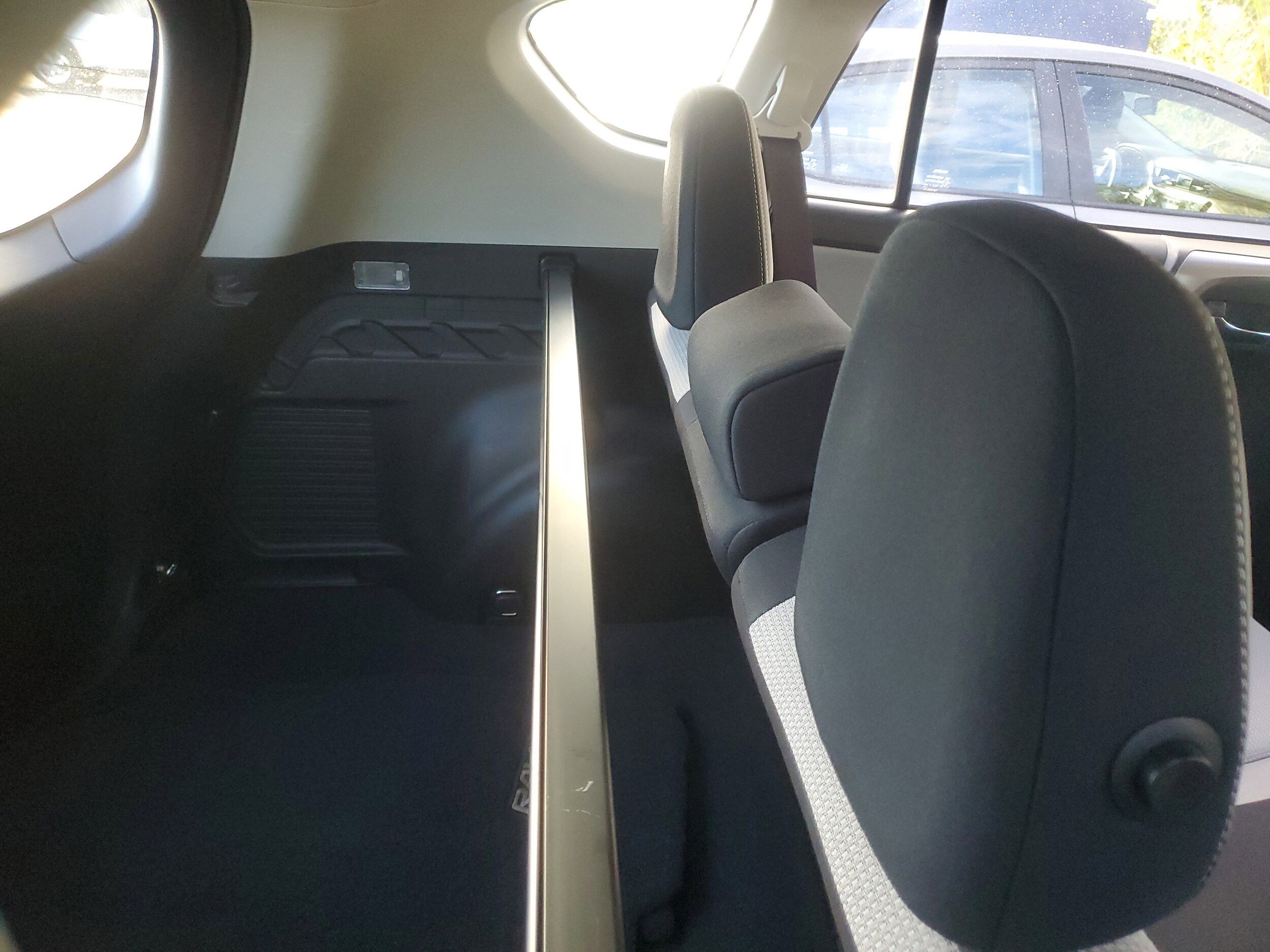 2016 Toyota RAV4 XLE photo 3