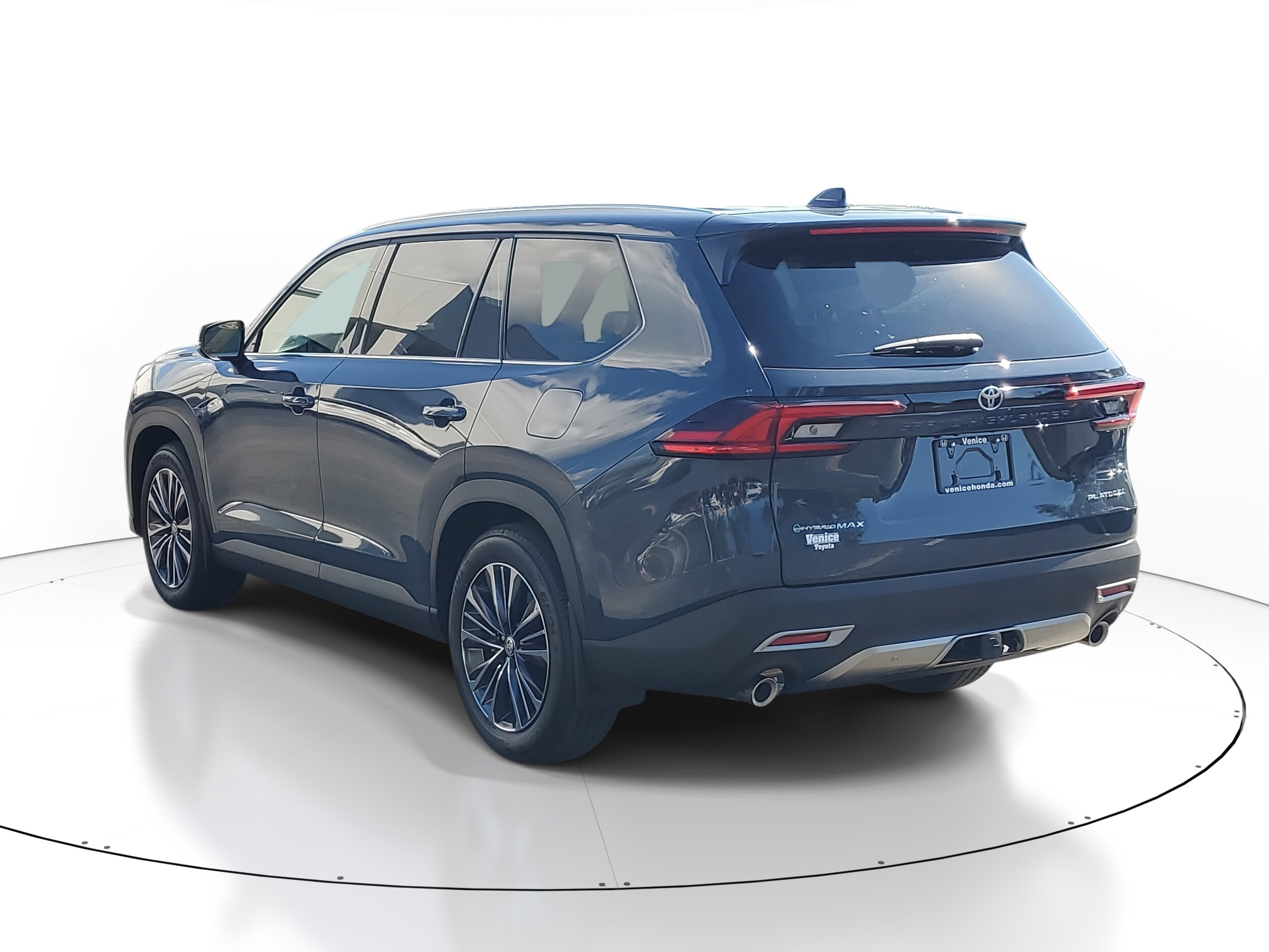 2026 Toyota Grand Highlander Hybrid MAX Platinum photo 3