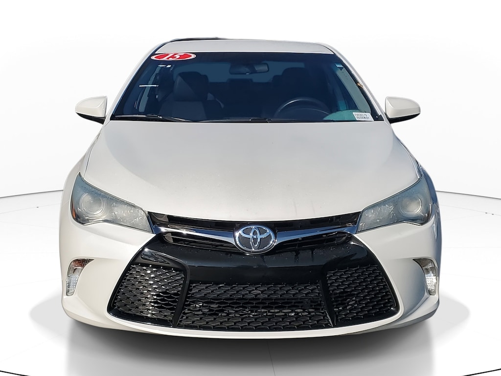 Used 2015 Toyota Camry SE Sedan