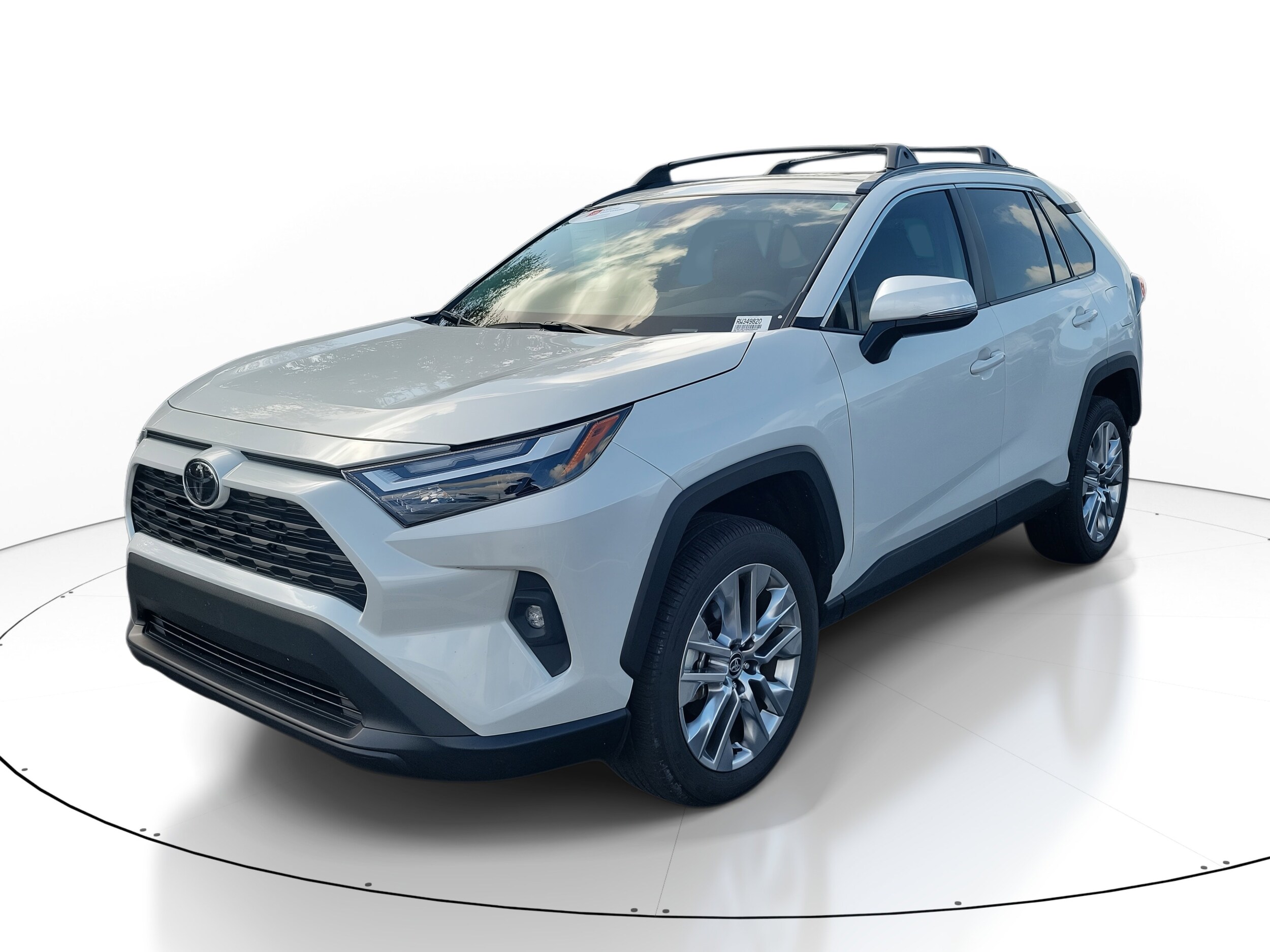 2024 Toyota RAV4 XLE Premium photo 2
