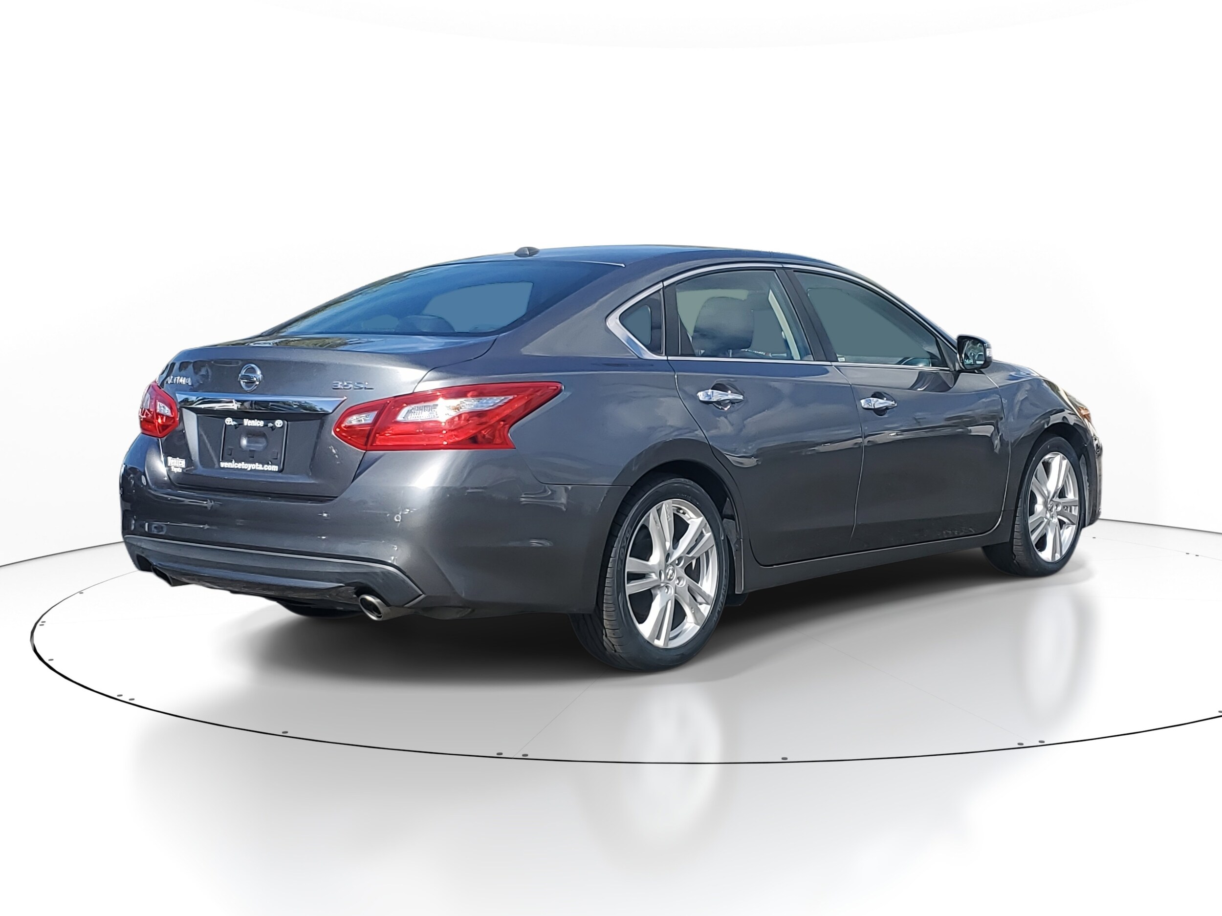 2017 Nissan Altima 3.5 SL photo 2