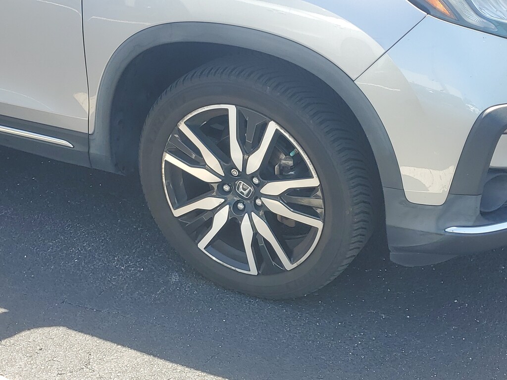 Used 2019 Honda Pilot Touring 7-Passenger AWD SUV