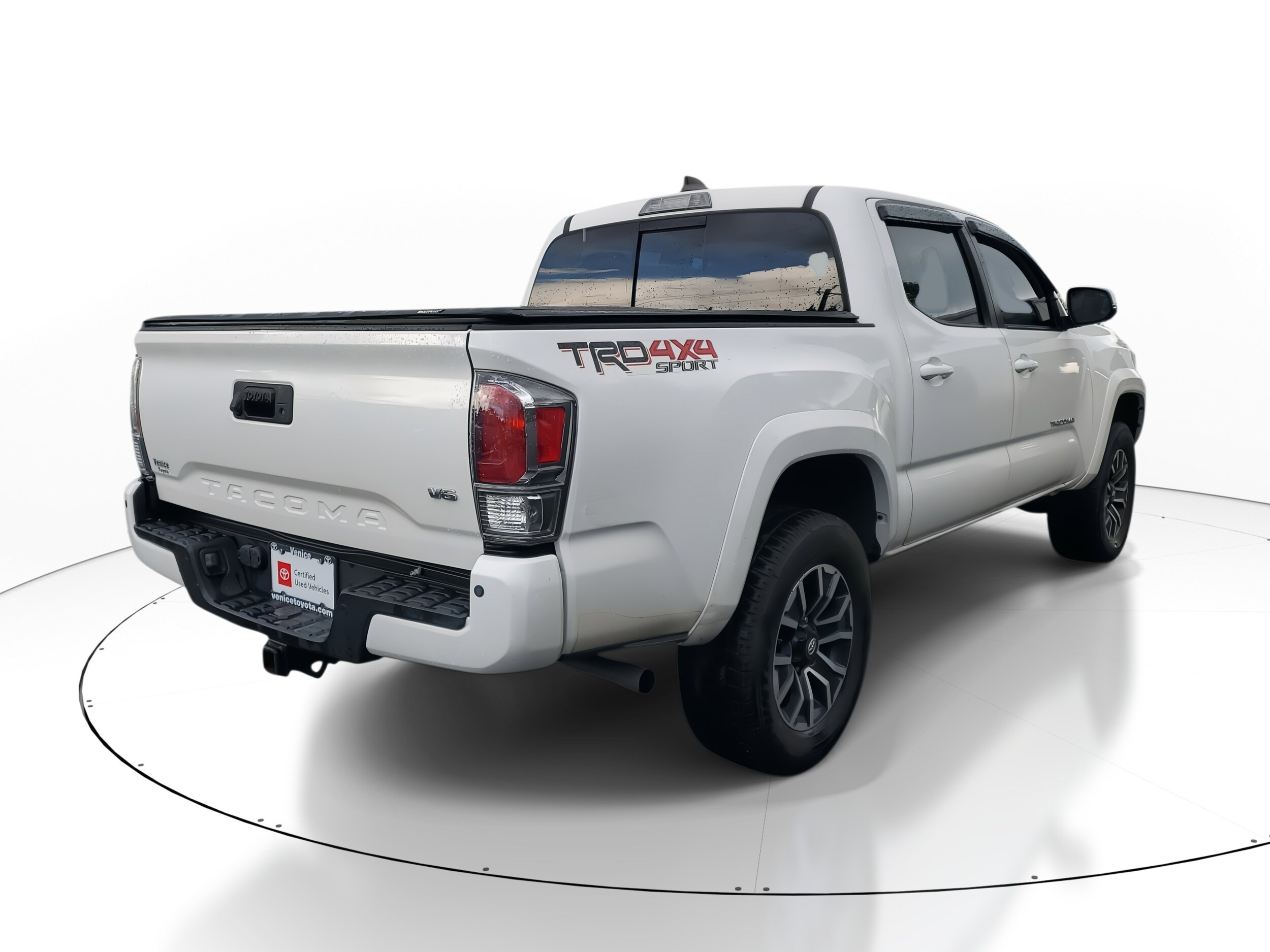 2023 Toyota Tacoma TRD Sport V6 photo 2