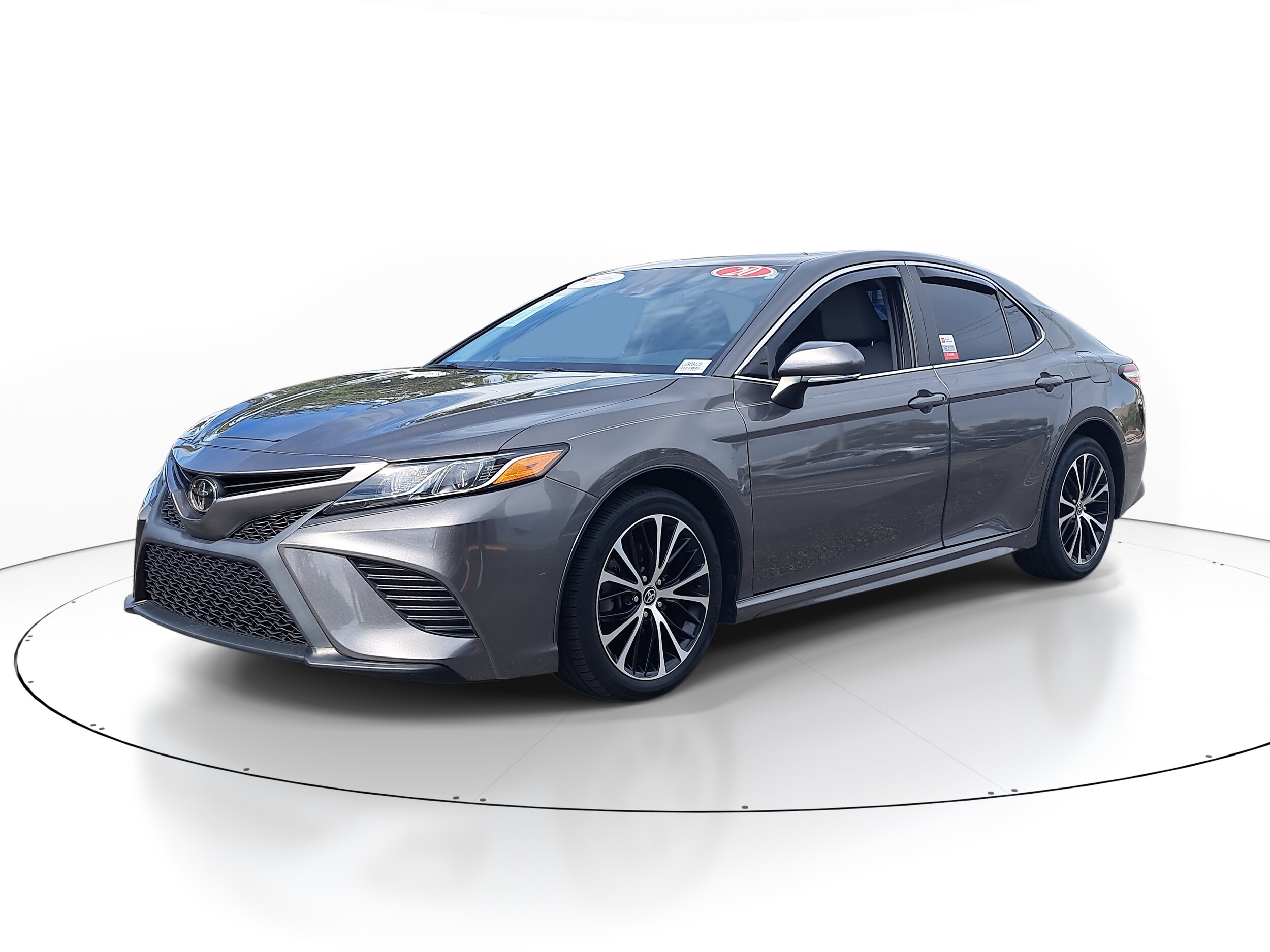 2020 Toyota Camry SE photo 2