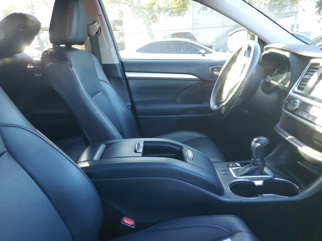 Certified 2019 Toyota Highlander XLE V6 SUV