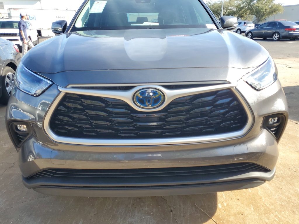 Certified 2022 Toyota Highlander Hybrid XLE SUV