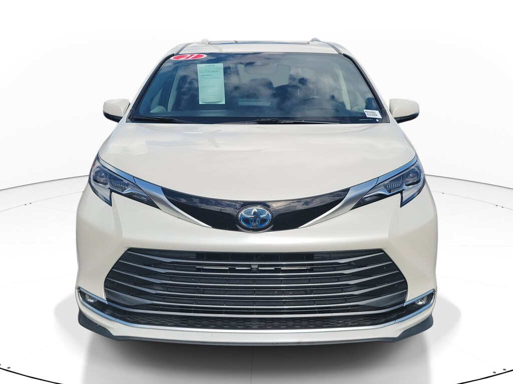 2021 Toyota Sienna Platinum photo 2