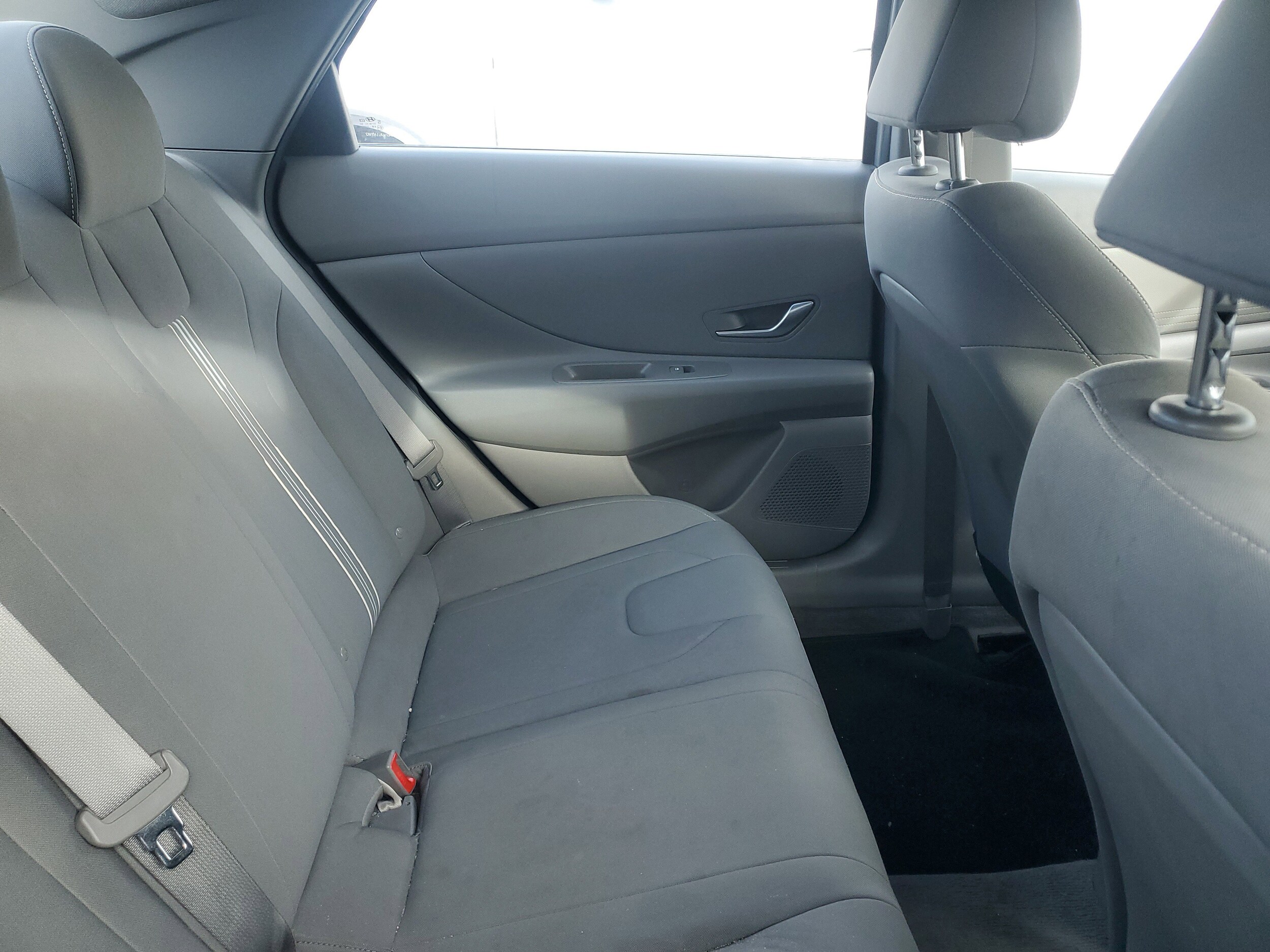 2021 Hyundai Elantra SEL photo 3