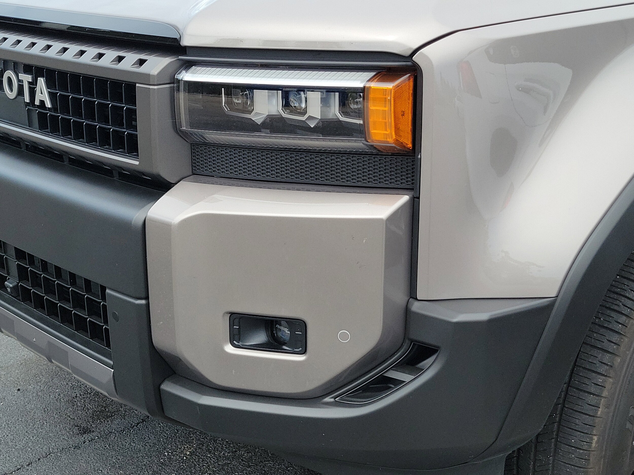 2025 Toyota Land Cruiser Base photo 3