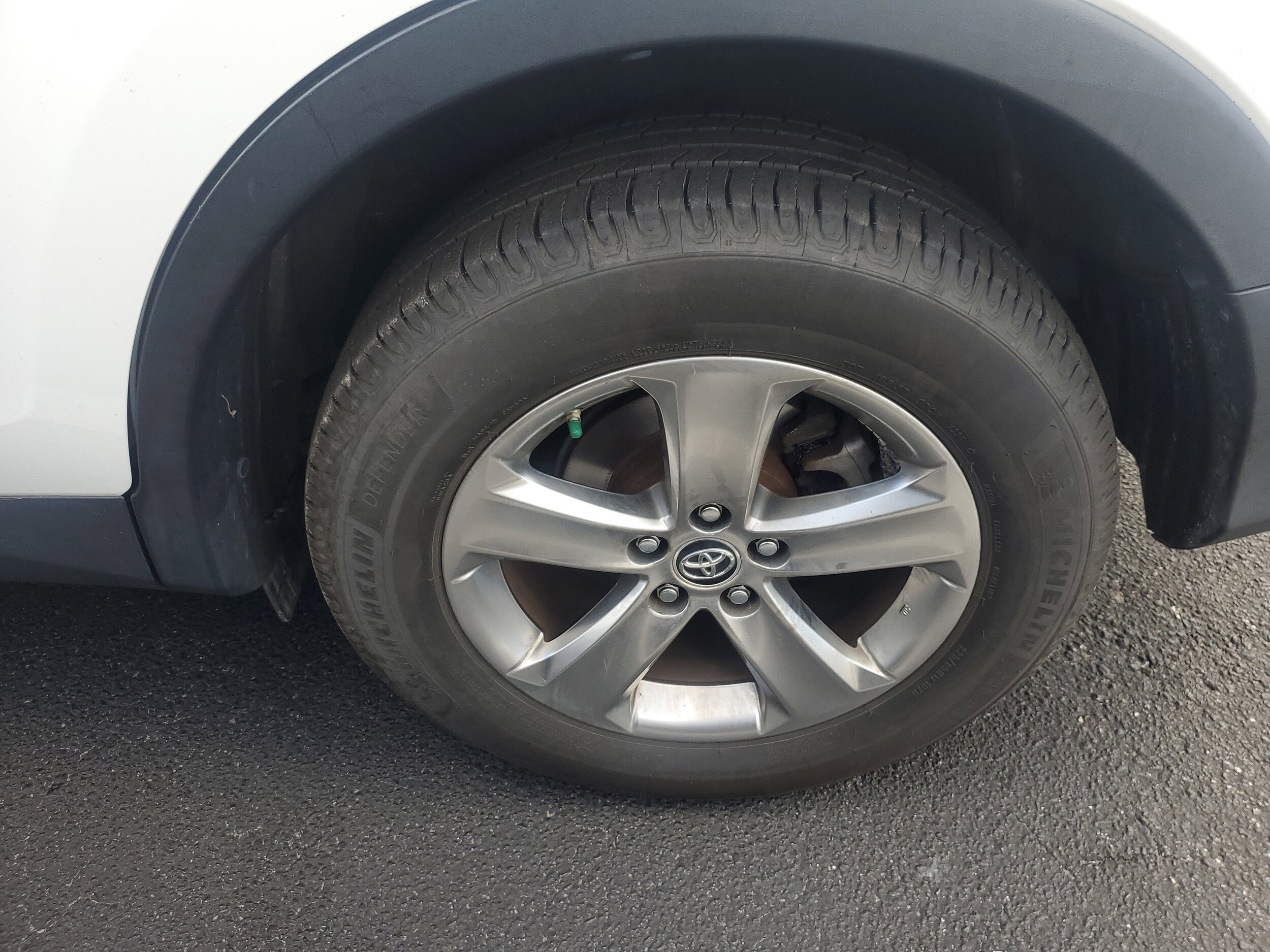 2015 Toyota RAV4 XLE photo 4