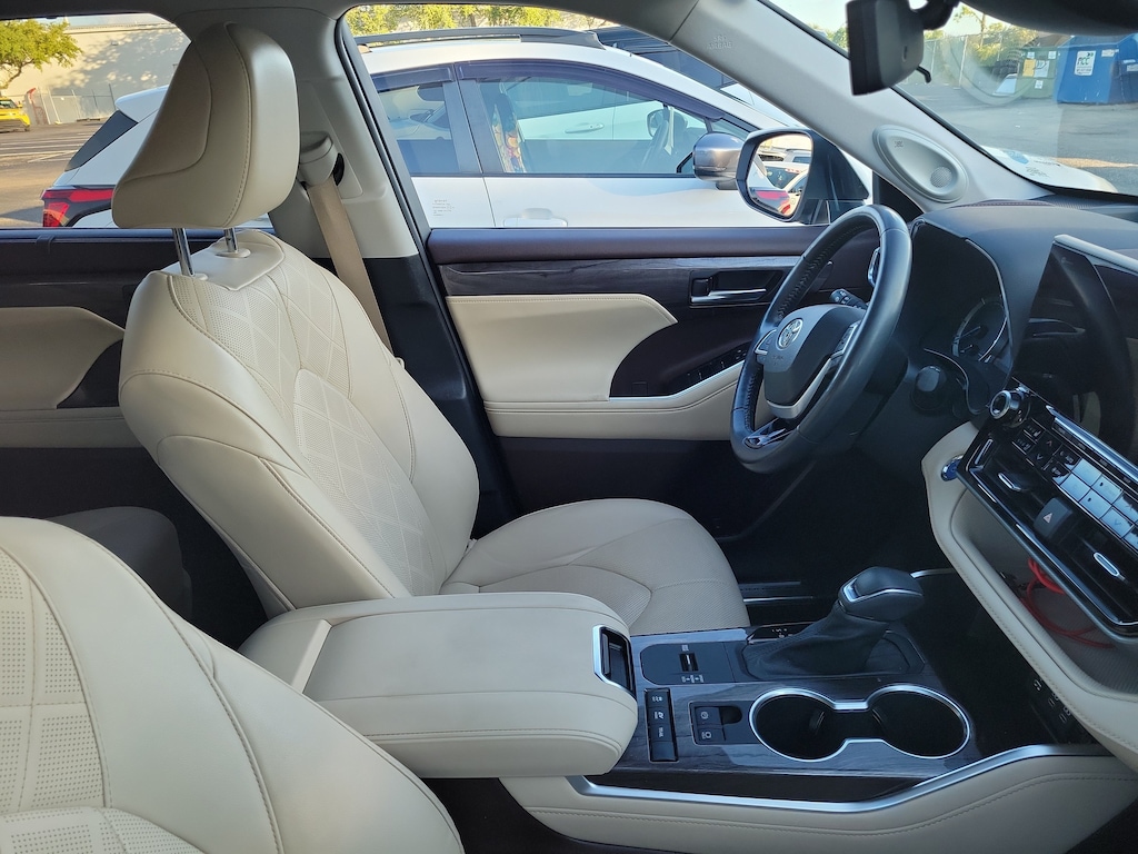 Used 2022 Toyota Highlander Hybrid Platinum SUV