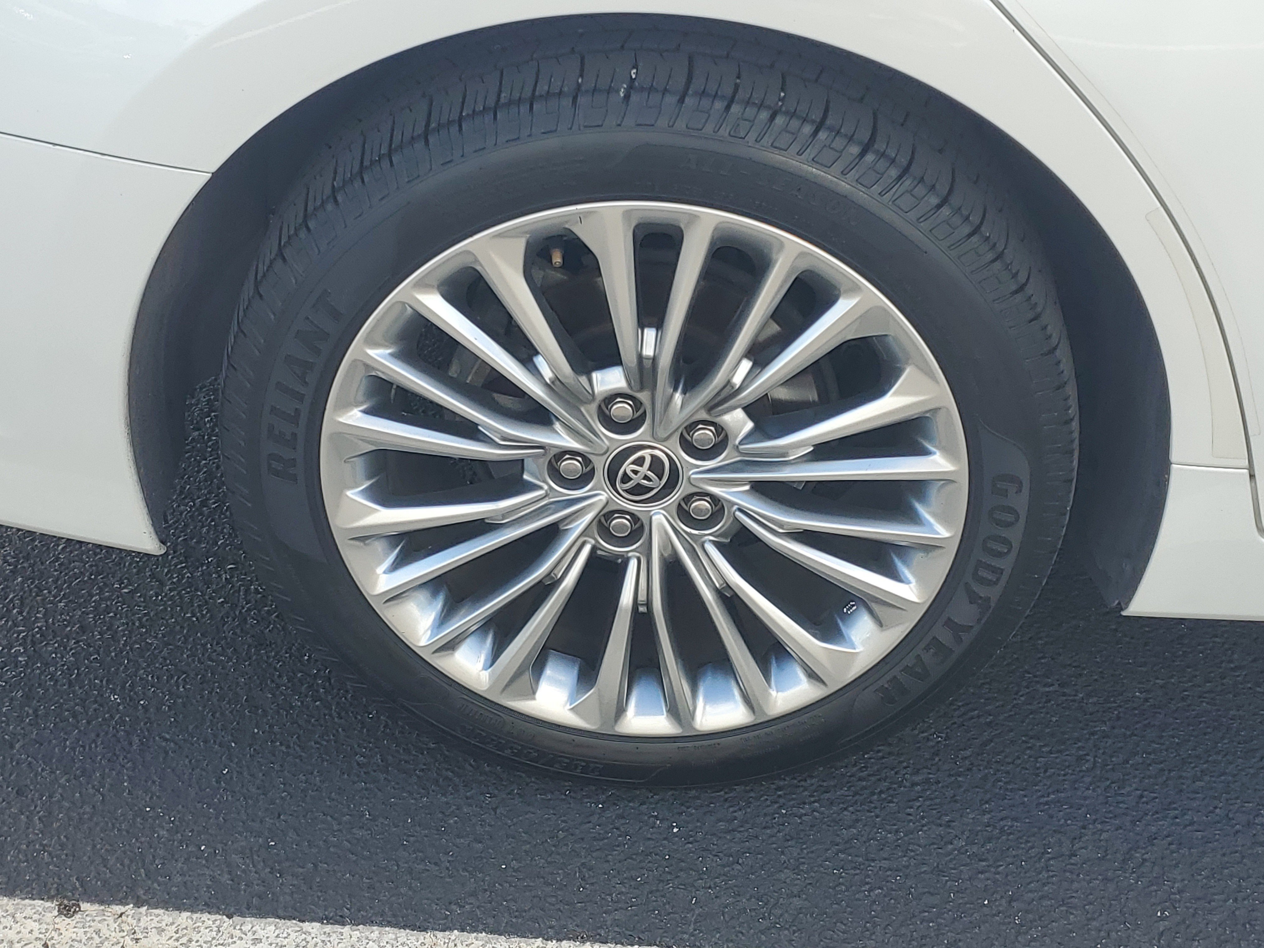Used 2021 Toyota Avalon Hybrid Limited Sedan