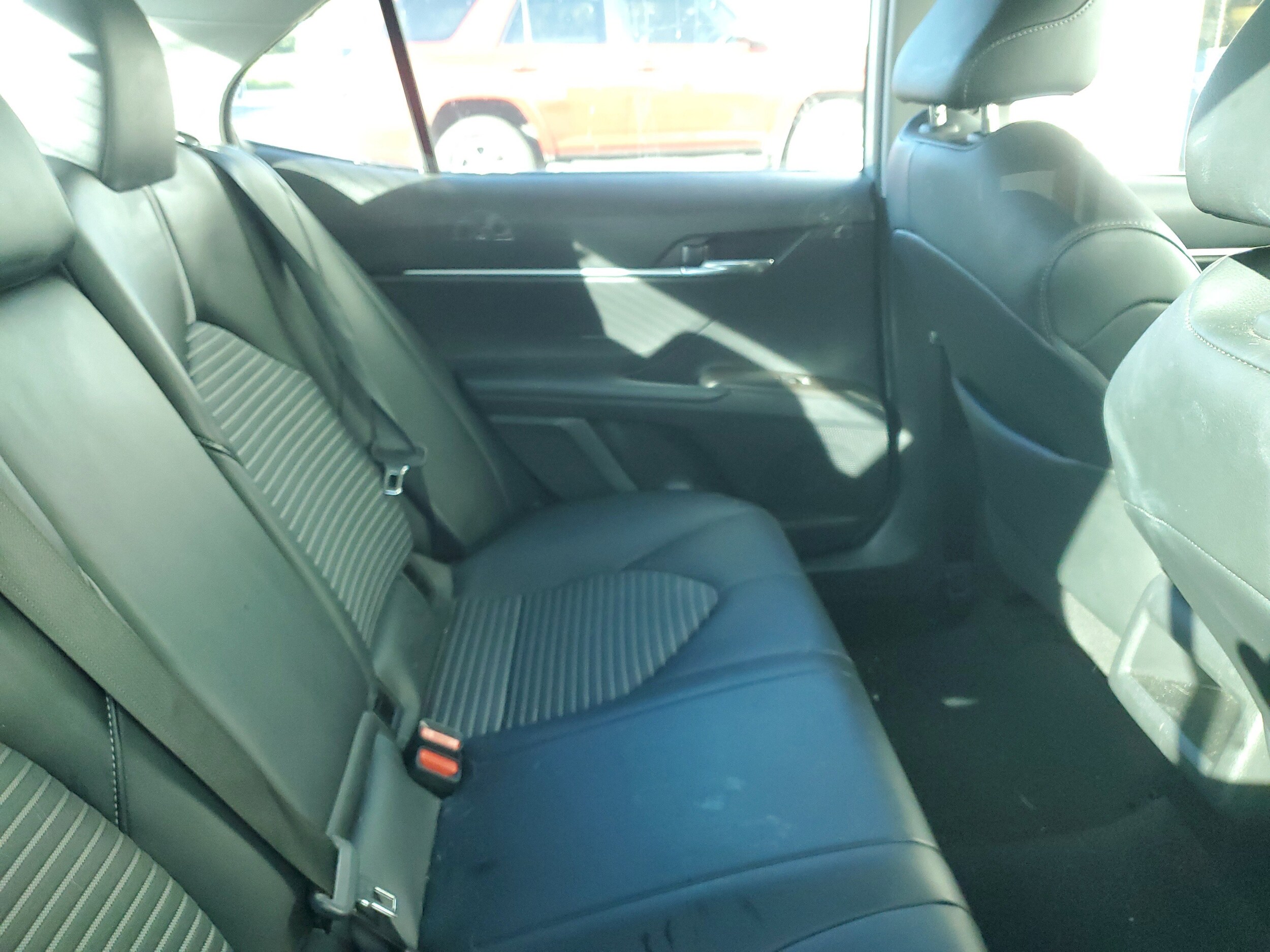 2021 Toyota Camry SE photo 2