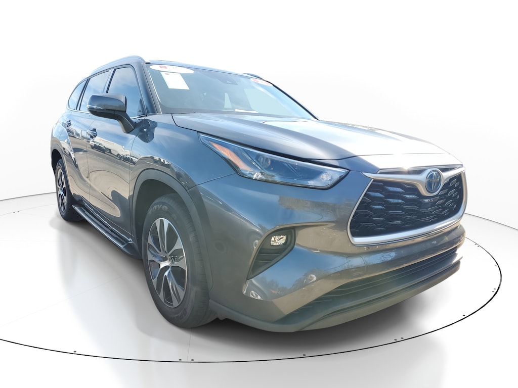 Certified 2022 Toyota Highlander Hybrid XLE SUV