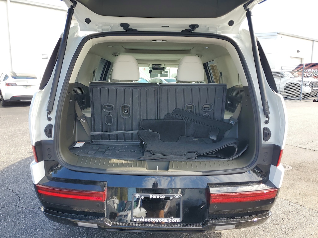 Used 2025 Hyundai Santa Fe Hybrid Calligraphy SUV