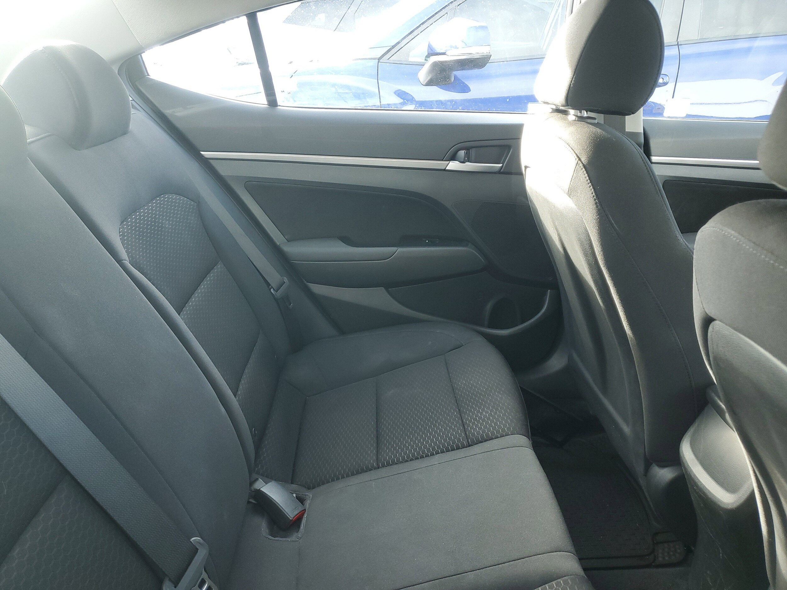 2019 Hyundai Elantra SEL photo 3