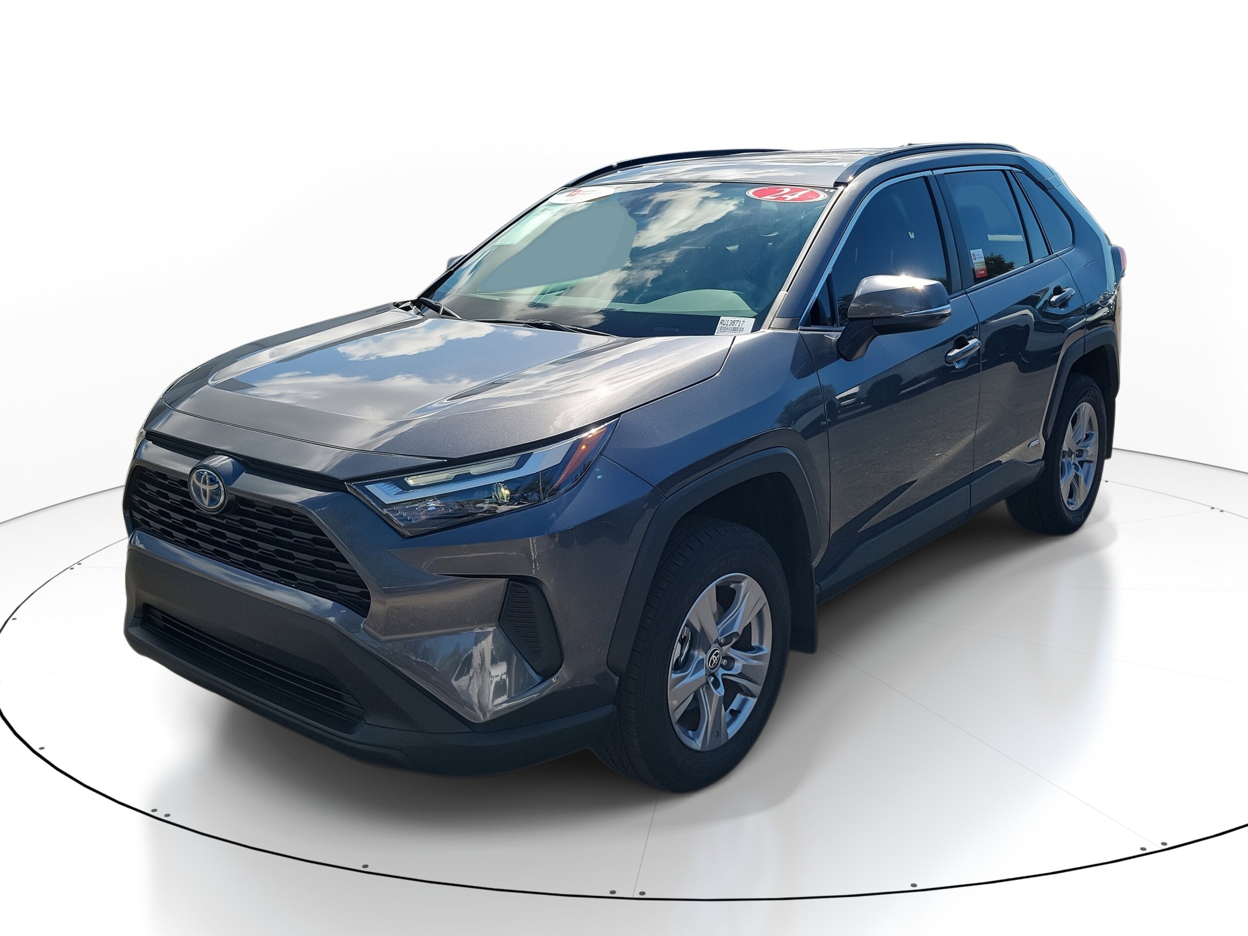 2024 Toyota RAV4 Hybrid XLE photo 2