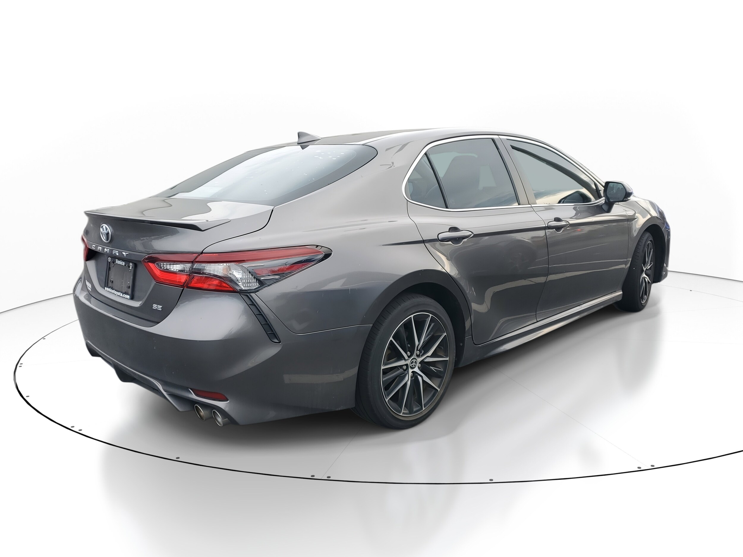 2022 Toyota Camry SE photo 4