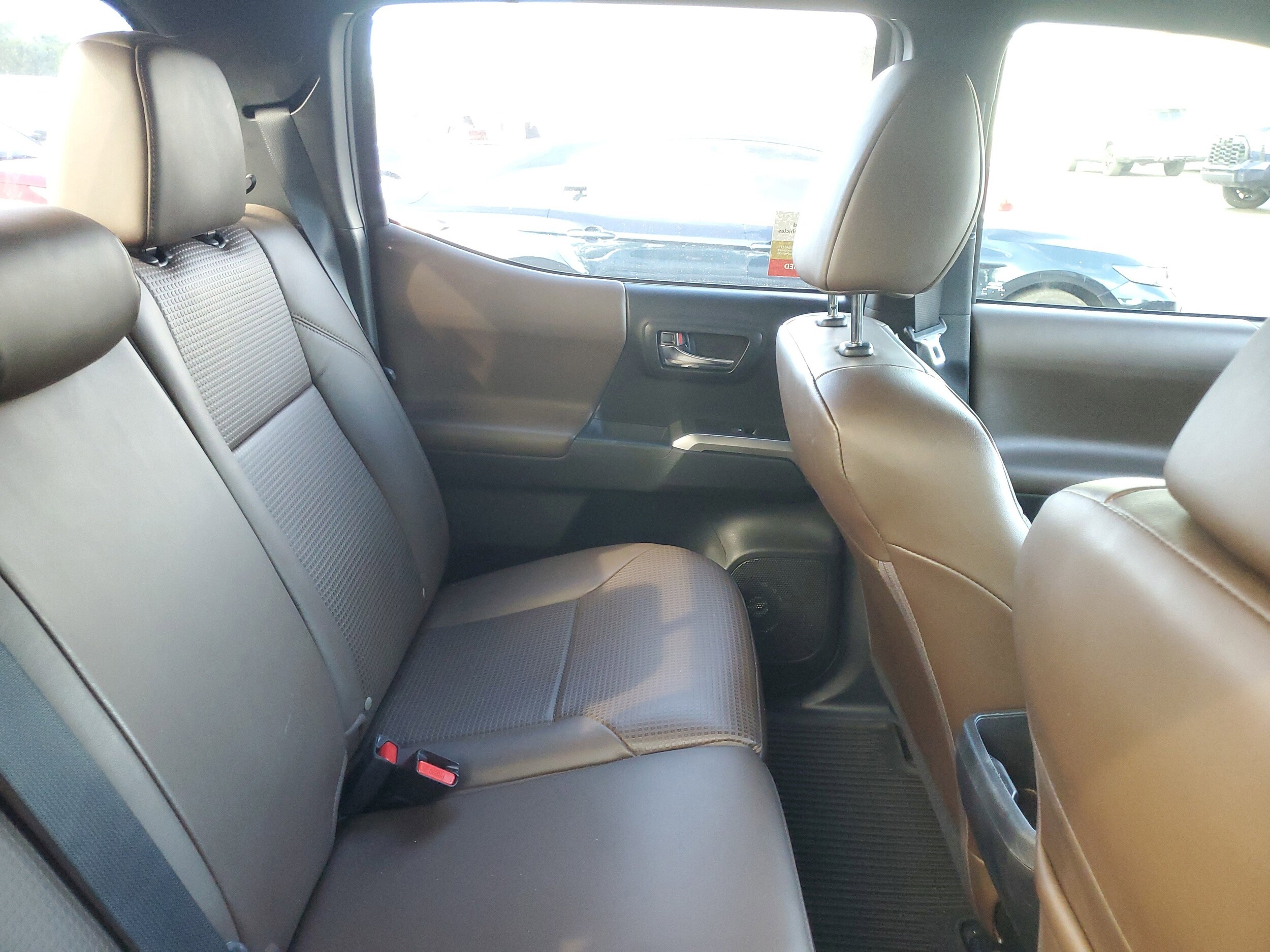 2022 Toyota Tacoma Limited V6 photo 3