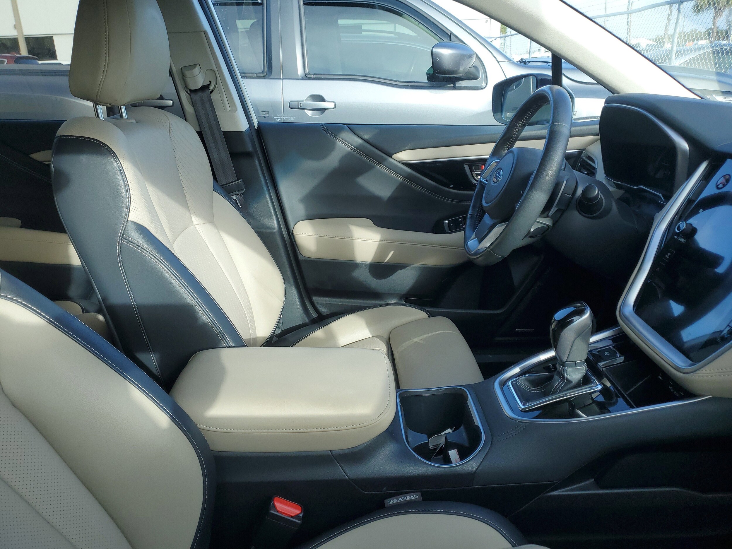 2022 Subaru Outback Limited photo 2