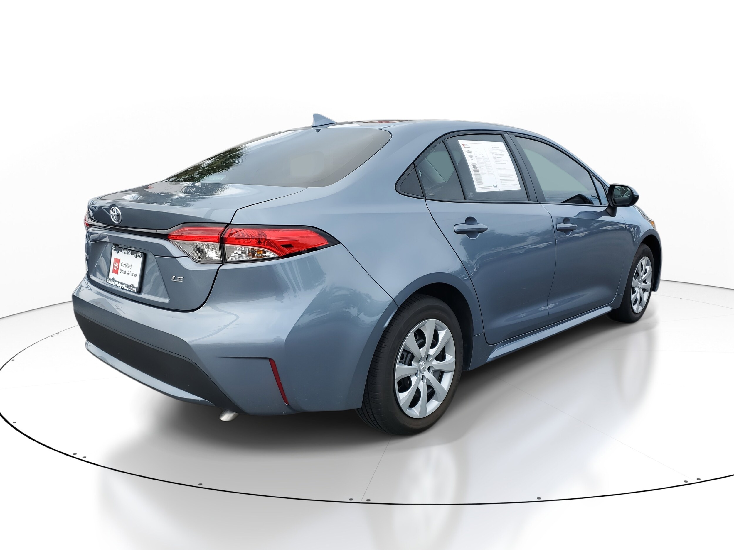 2022 Toyota Corolla LE photo 4