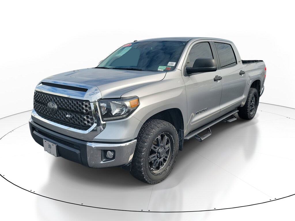 2018 Toyota Tundra SR5 CrewMax photo 3