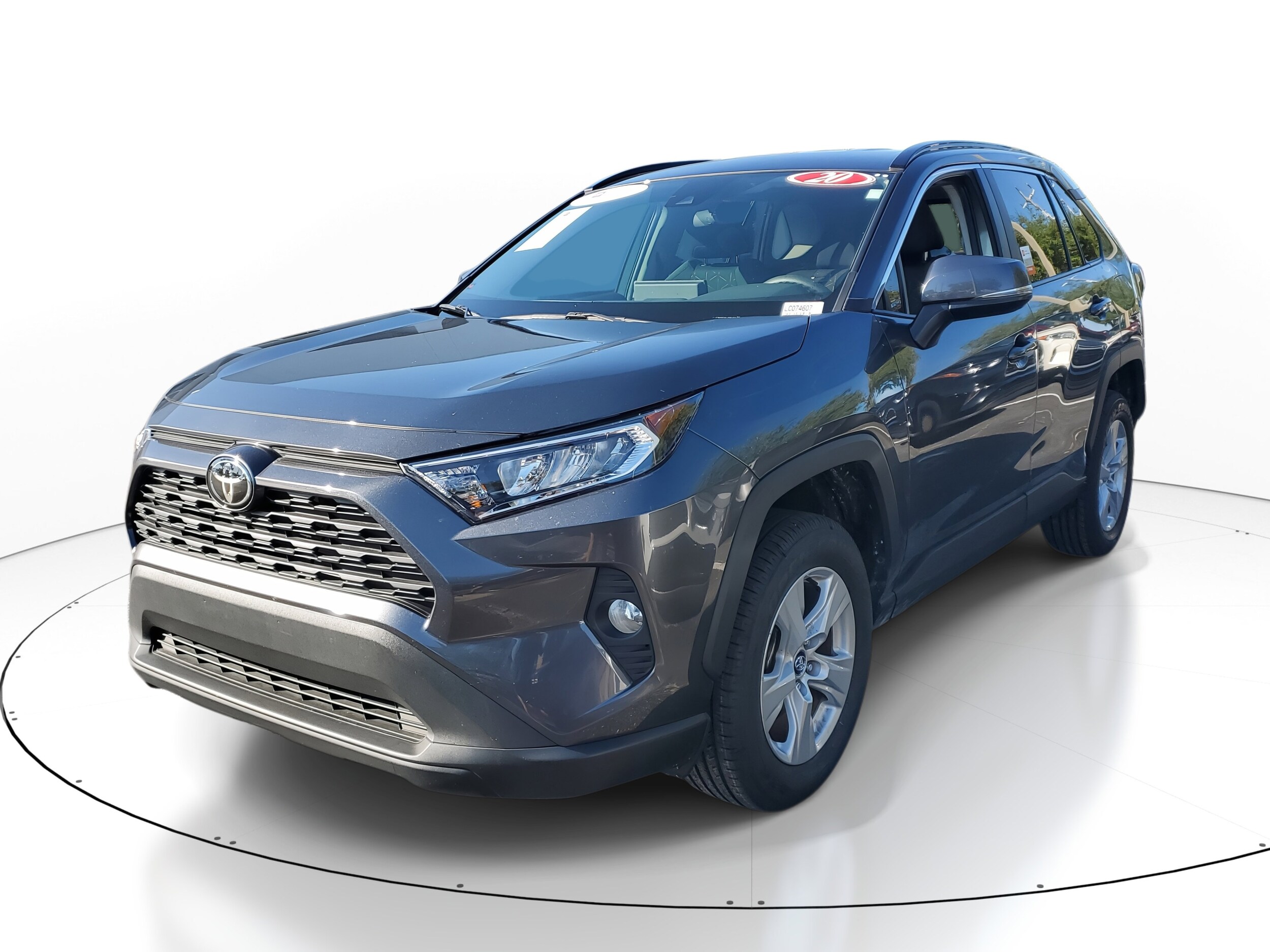 2020 Toyota RAV4 XLE photo 2