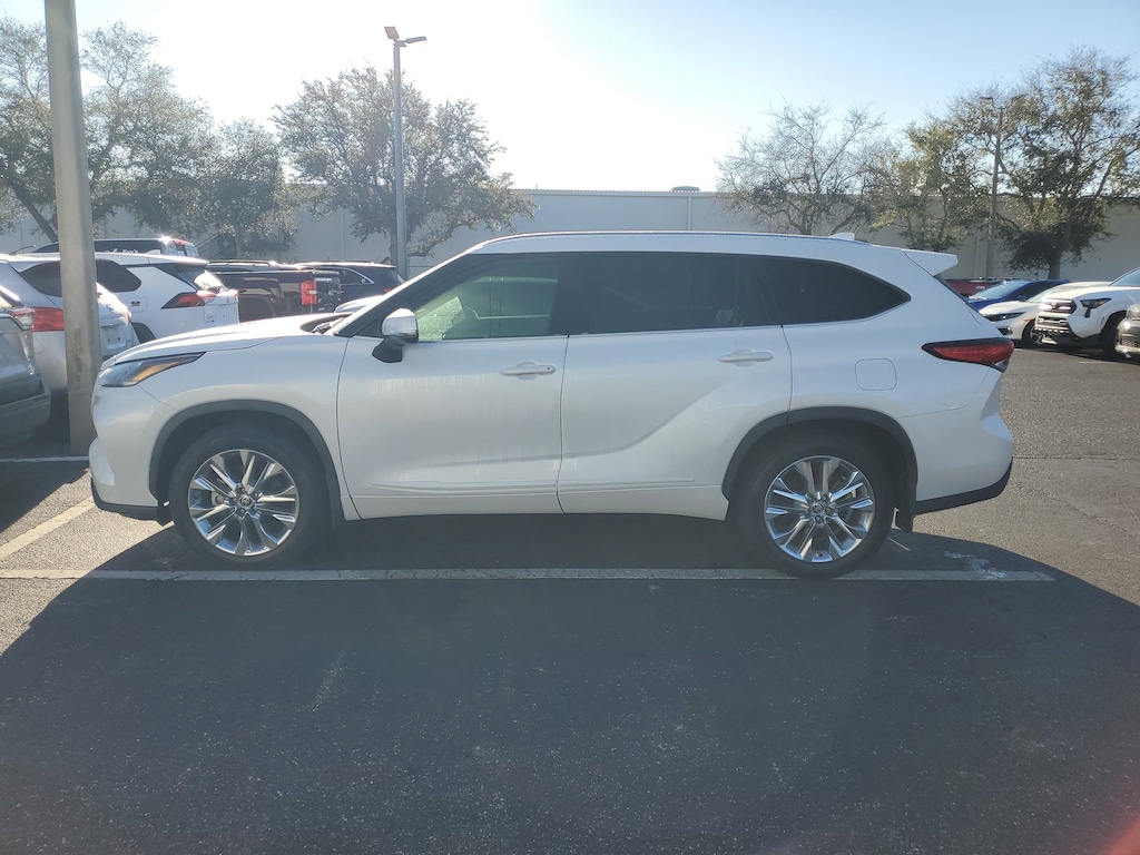 Certified 2022 Toyota Highlander Limited SUV