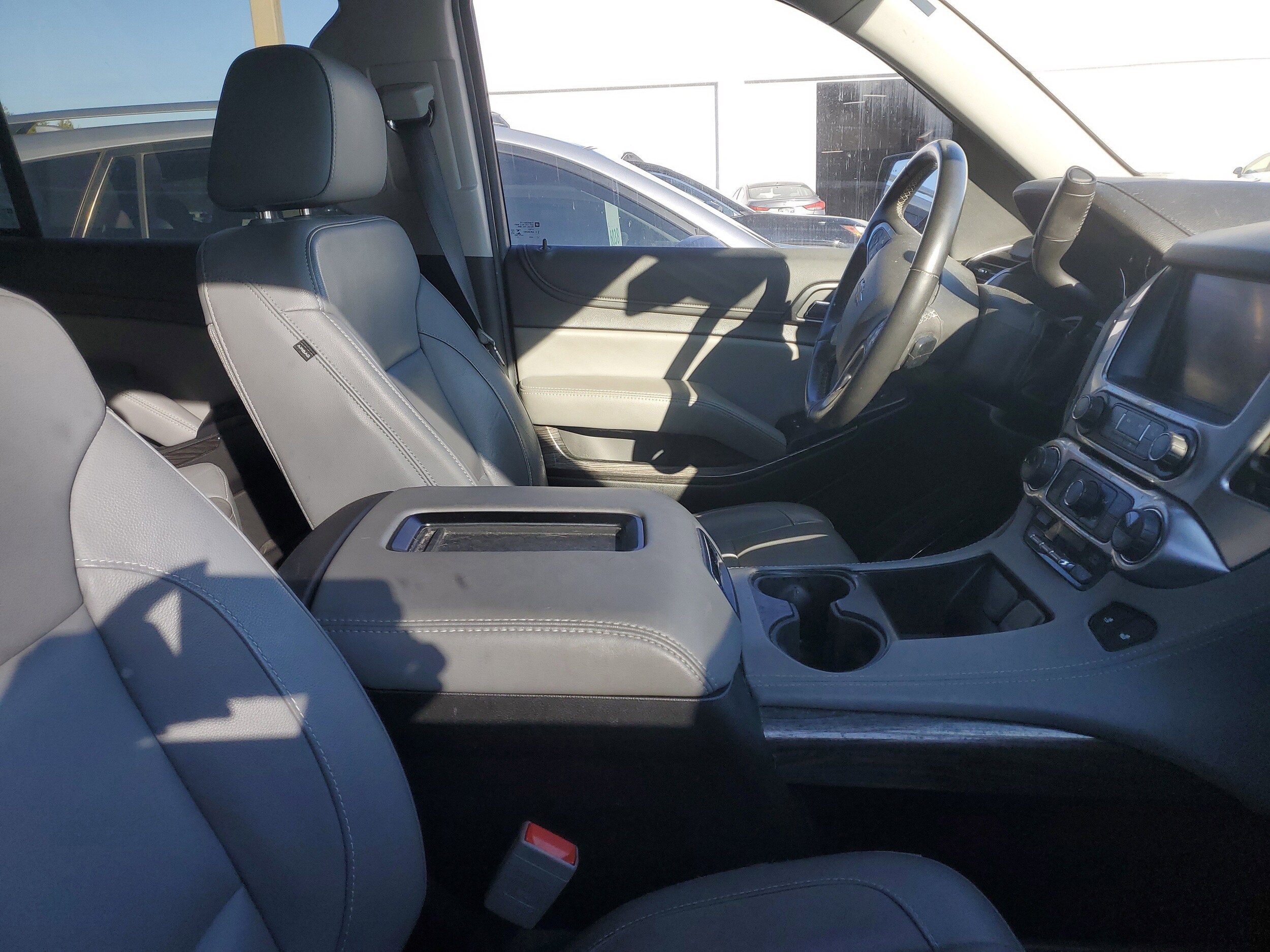 2020 Chevrolet Tahoe LT photo 2