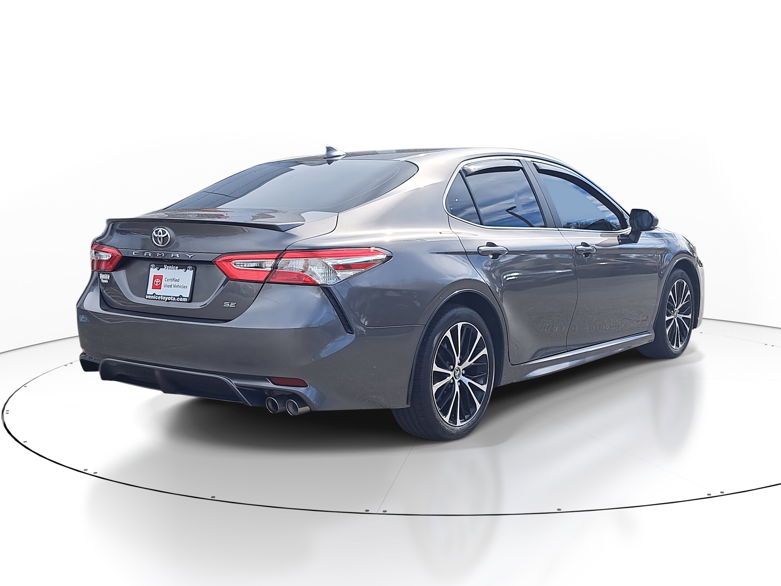 2020 Toyota Camry SE photo 4