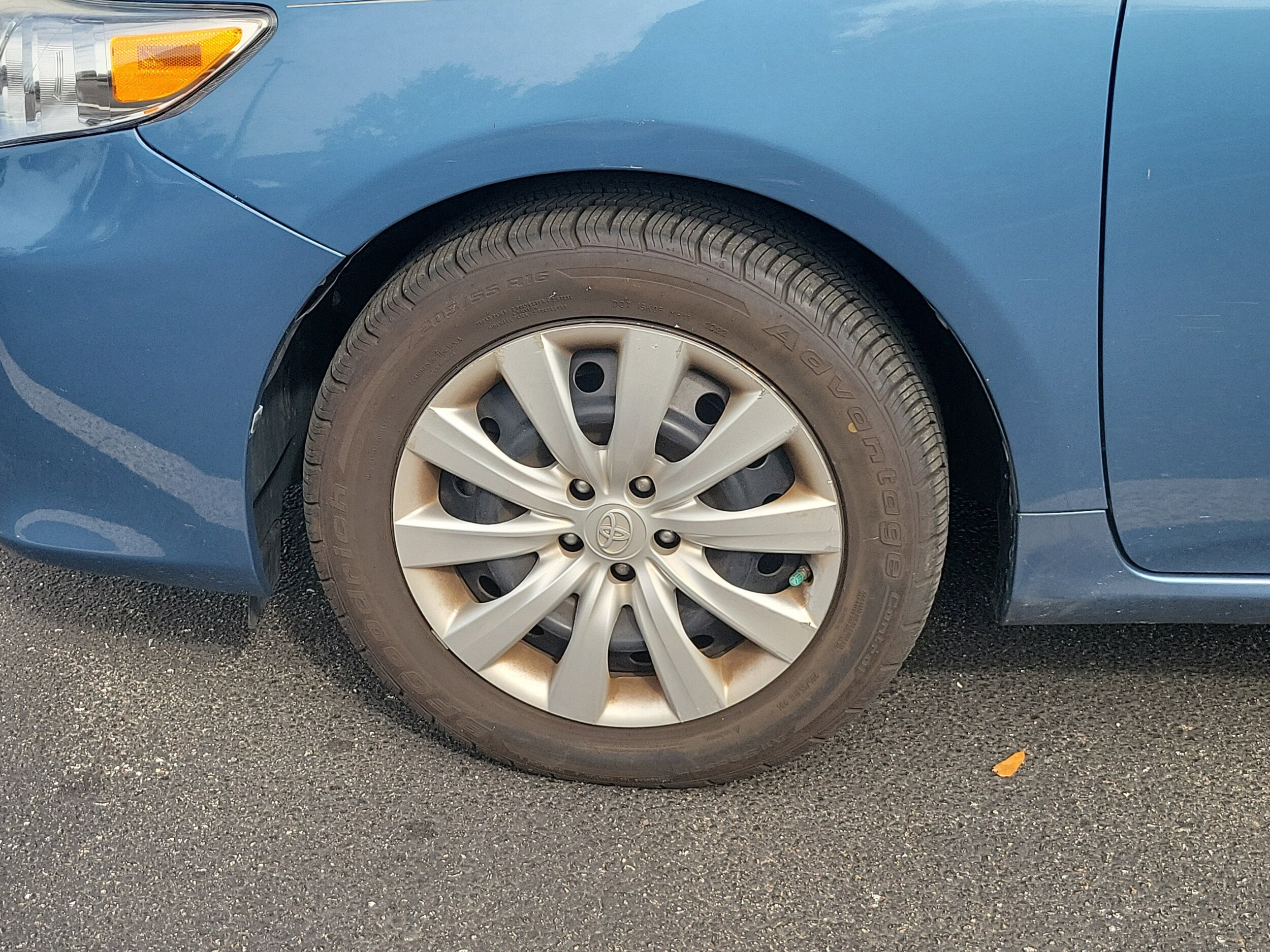 2013 Toyota Corolla LE photo 4