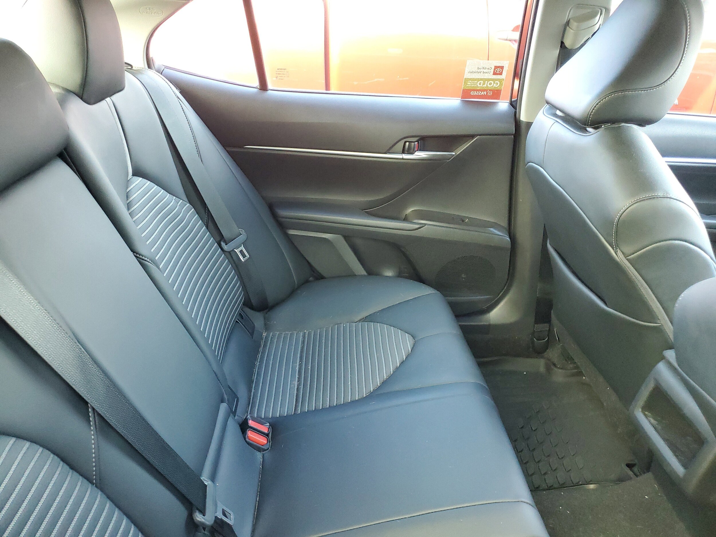 2021 Toyota Camry SE photo 2