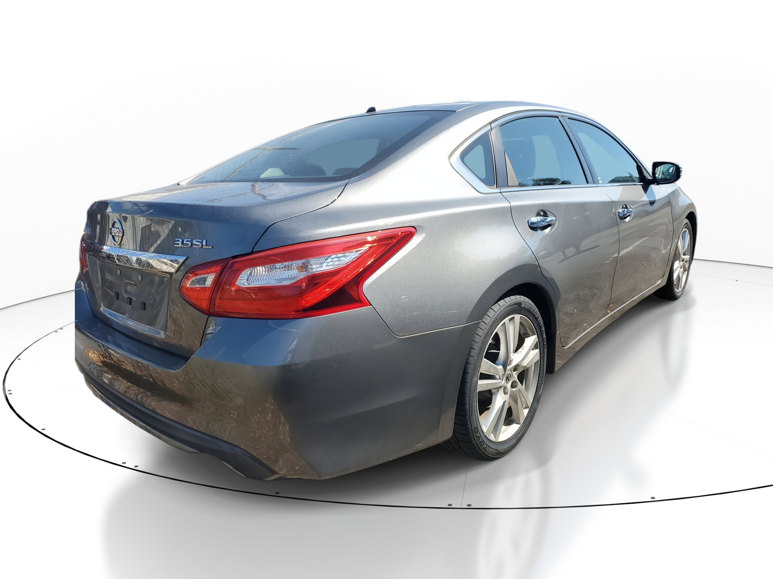 2017 Nissan Altima 3.5 SL photo 2