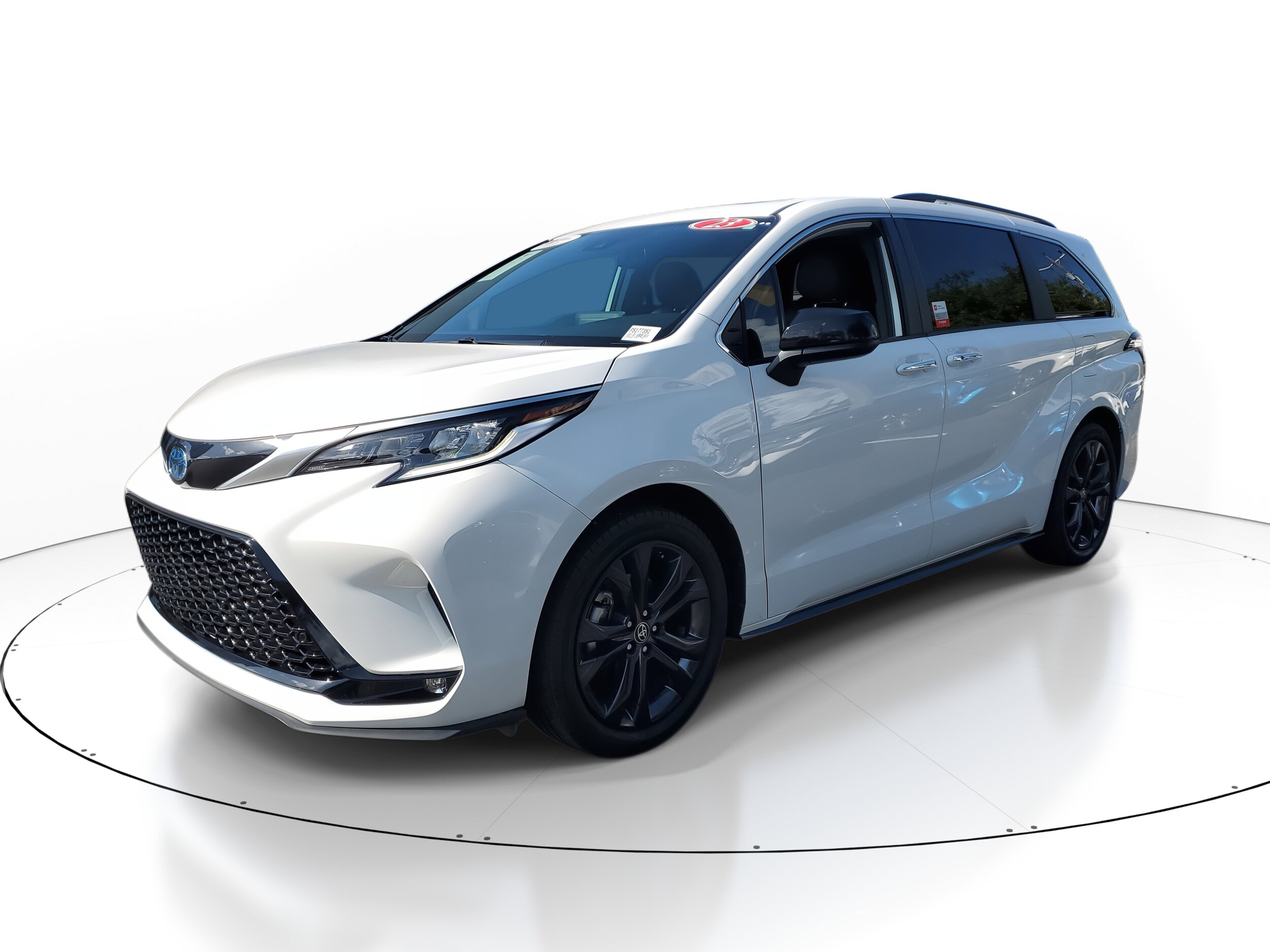 2023 Toyota Sienna XSE photo 2