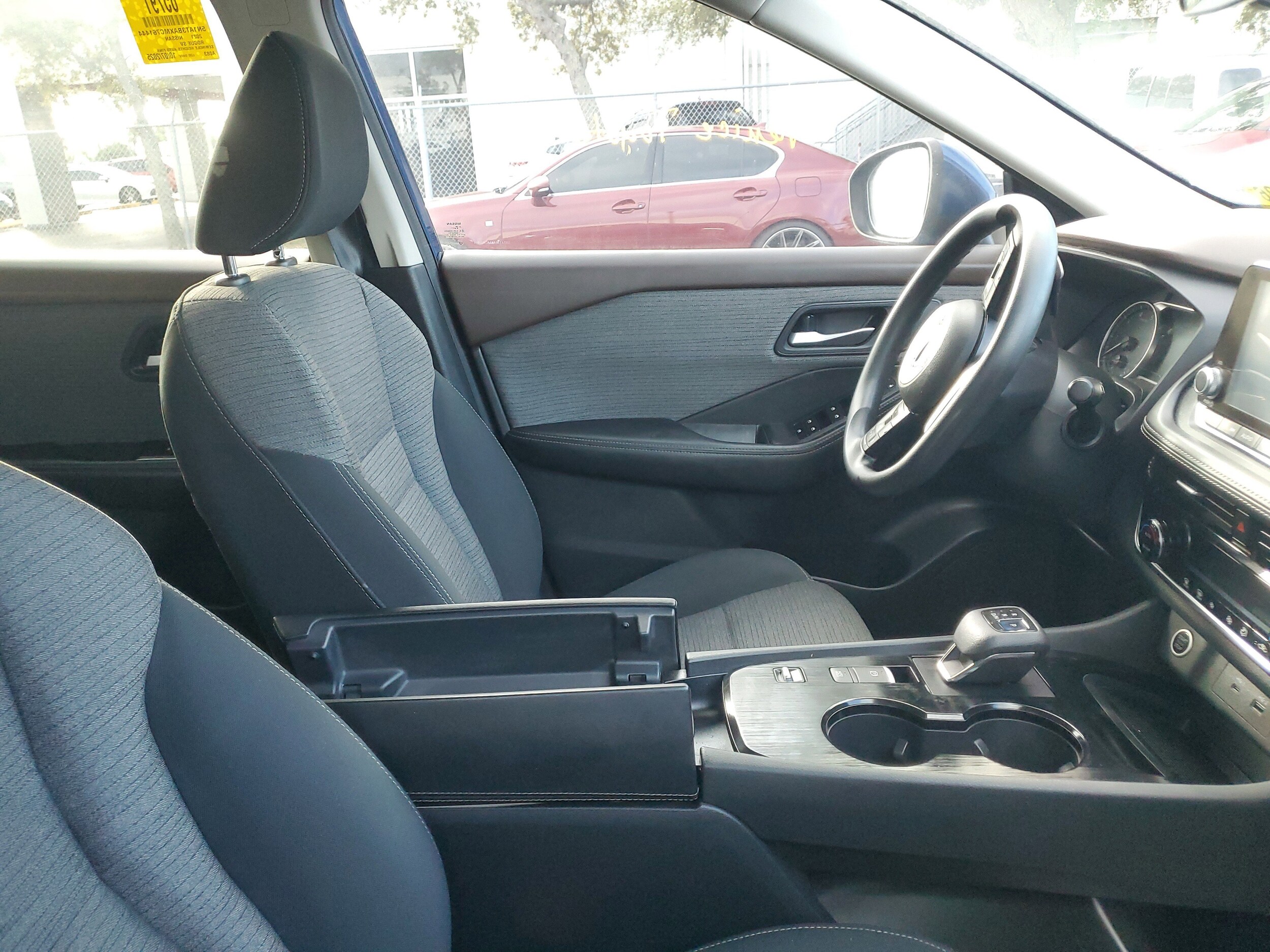 2021 Nissan Rogue SV photo 2