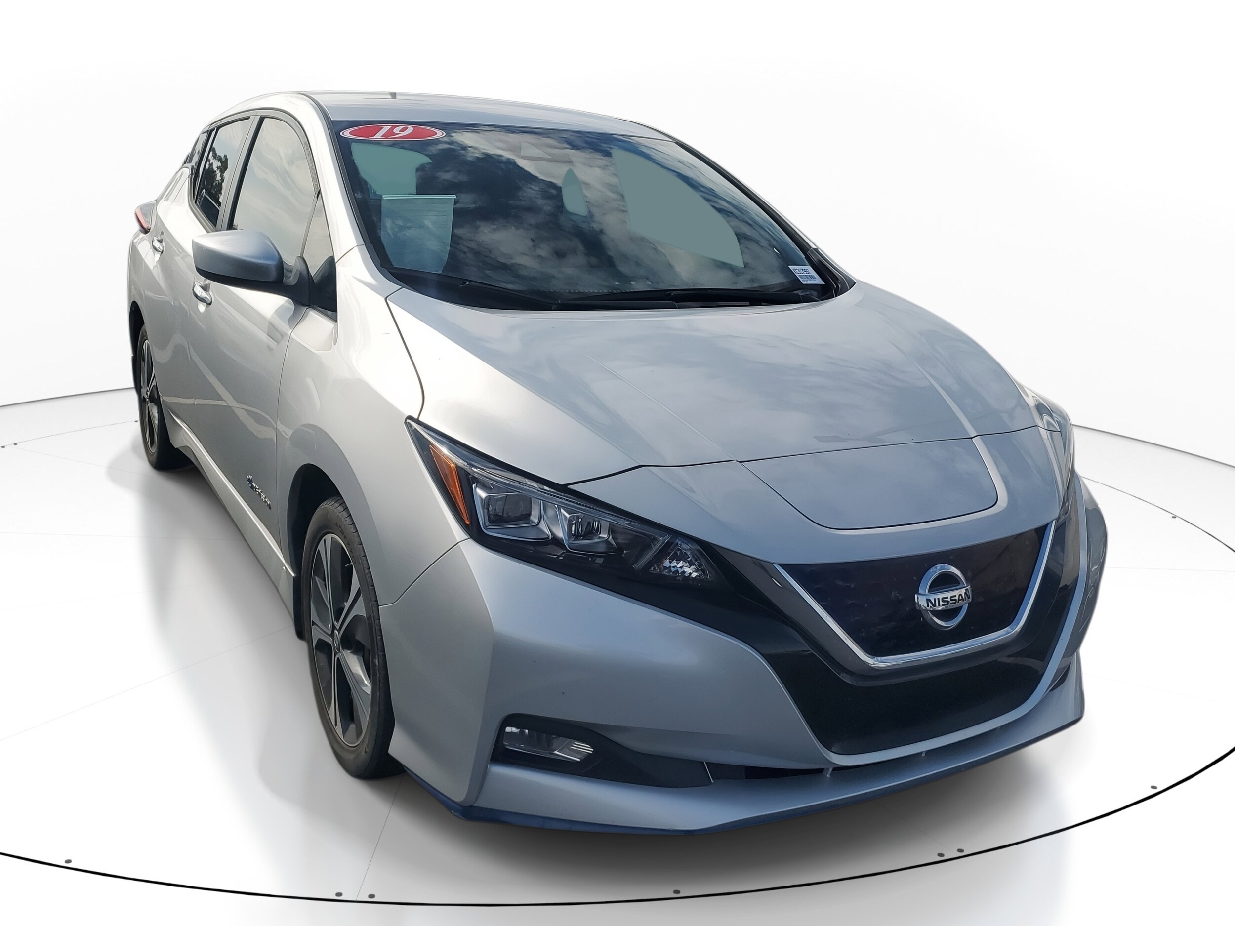 2019 Nissan Leaf SV Plus photo 3
