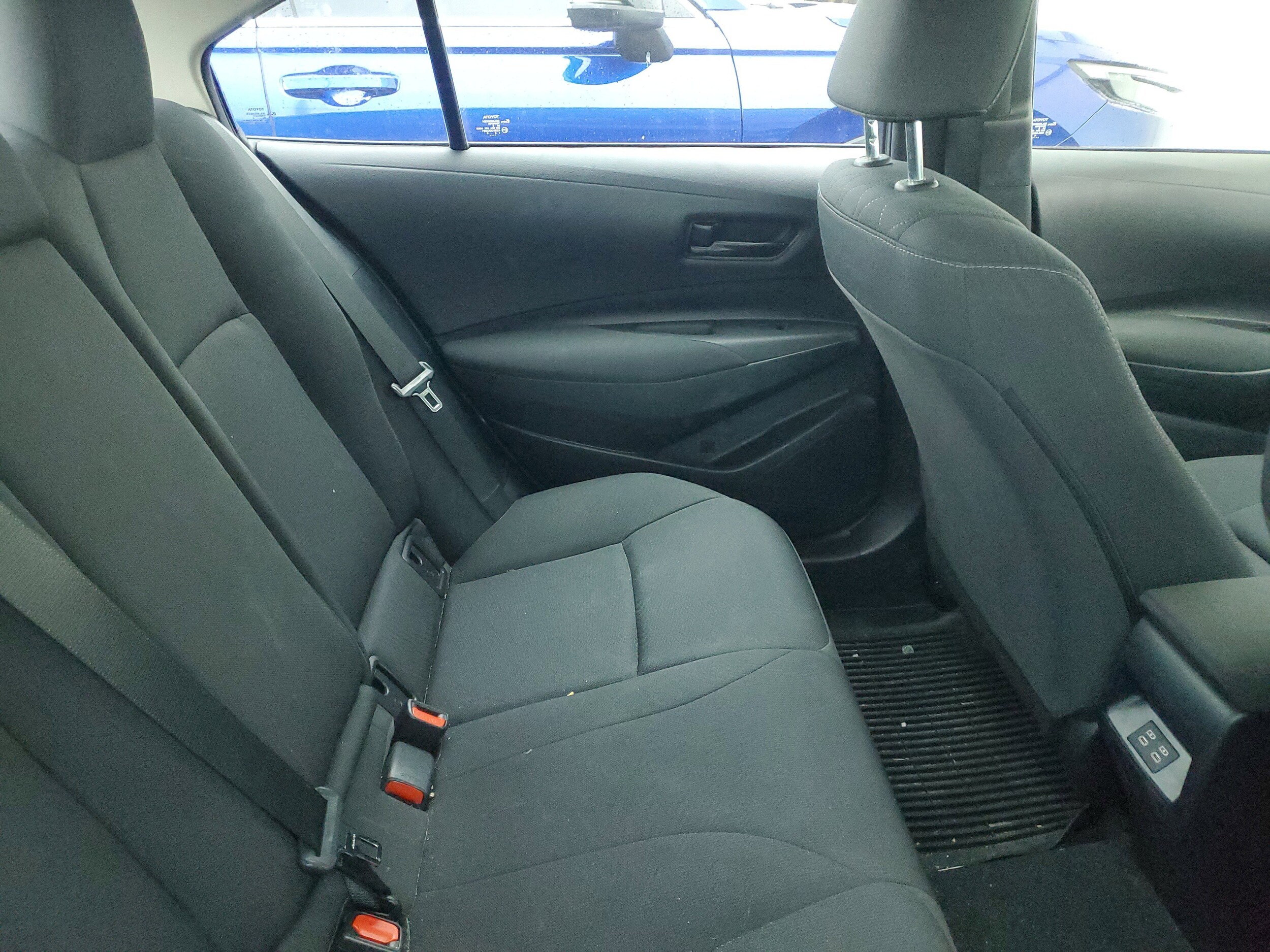 2023 Toyota Corolla LE photo 2