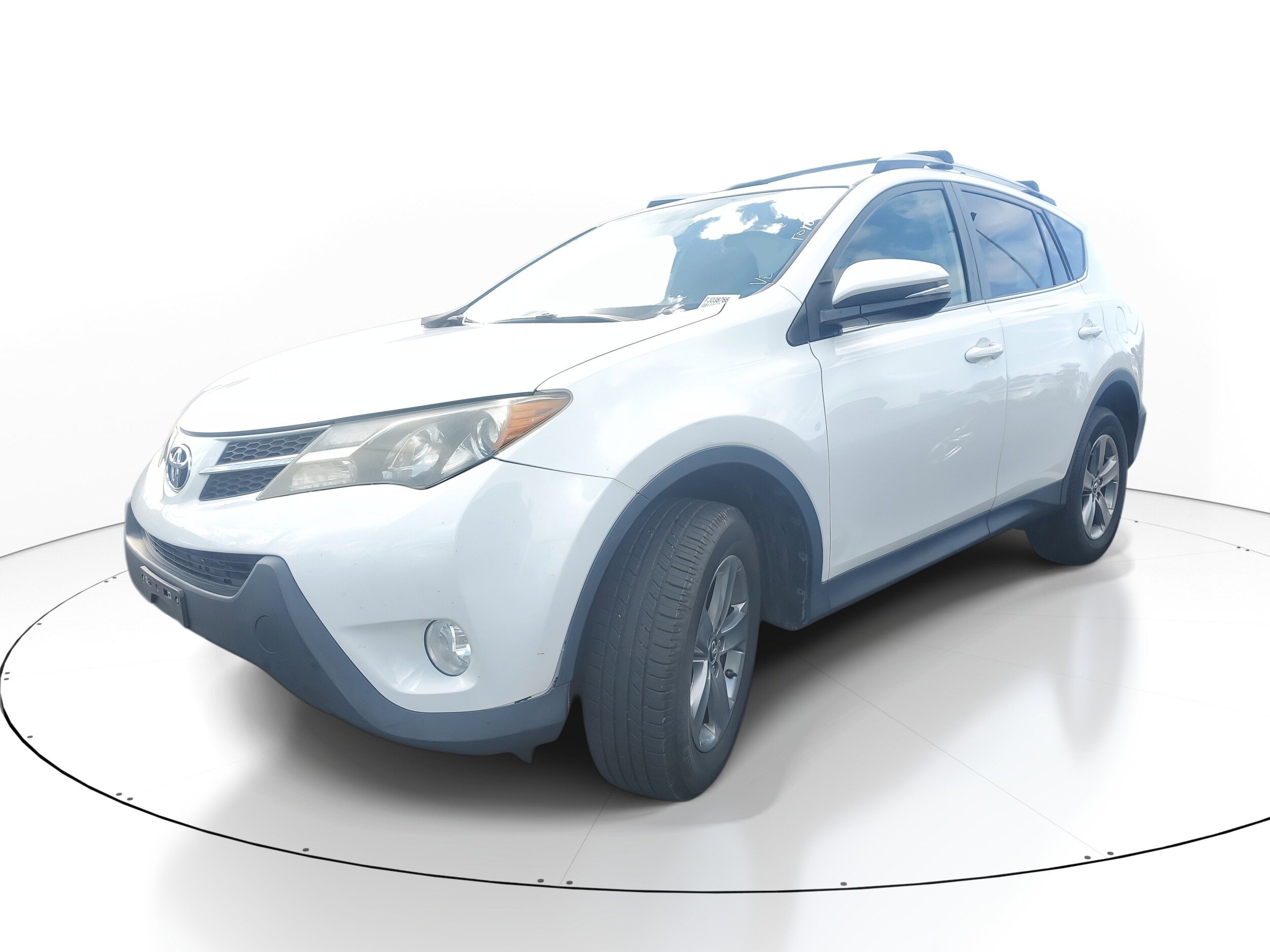 2015 Toyota RAV4 XLE photo 2